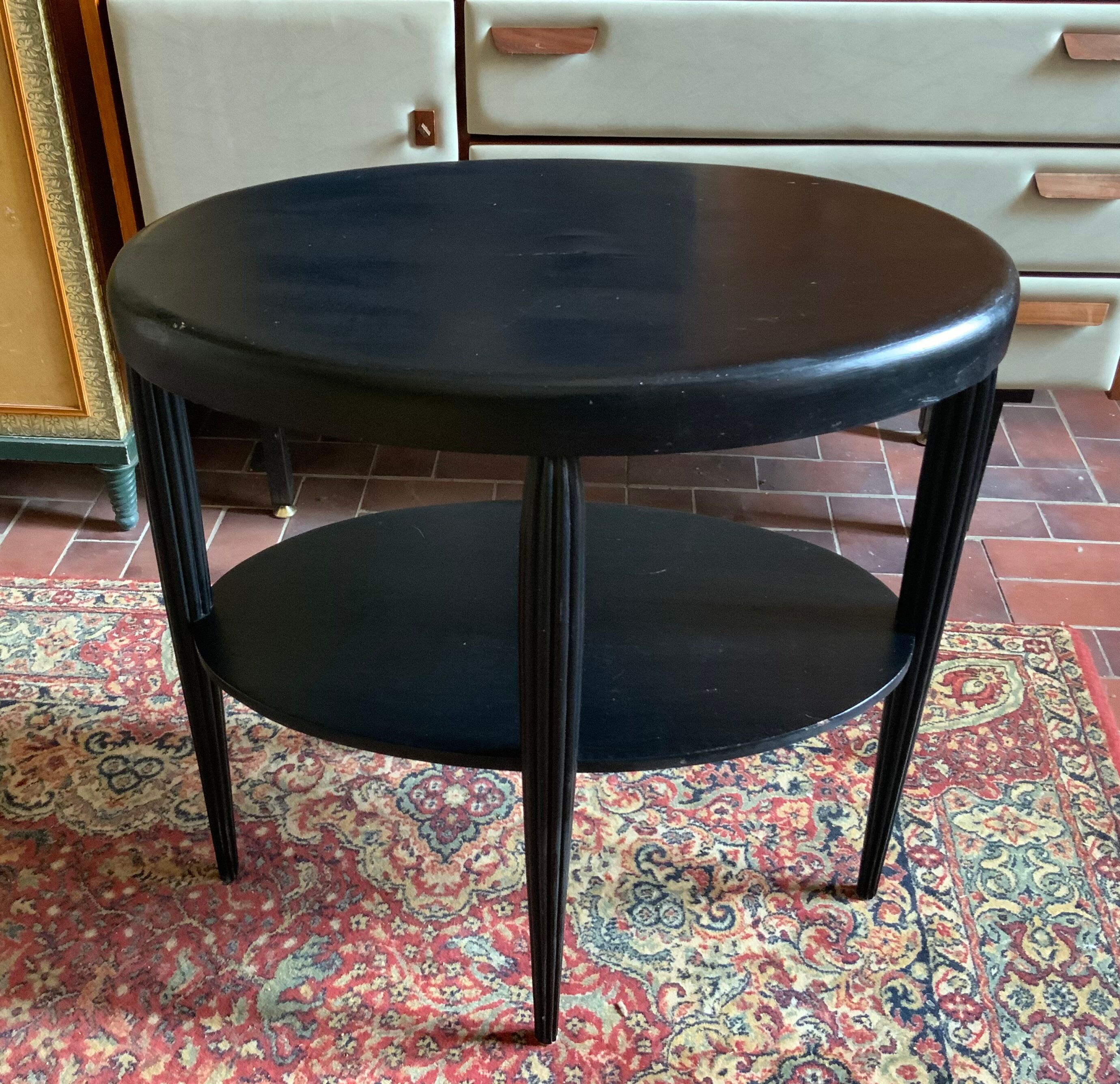 Healing art deco fluted feet