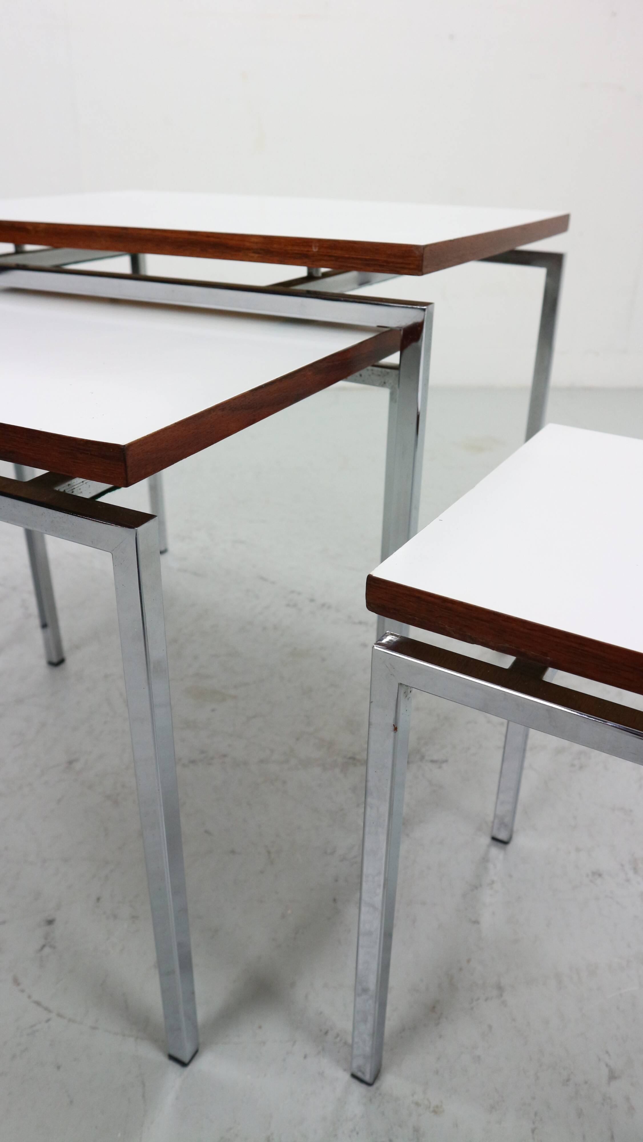White Nesting Table Set with chrome frame and wood detail, 1970s