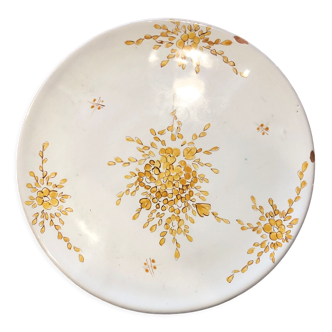 Moustier dish