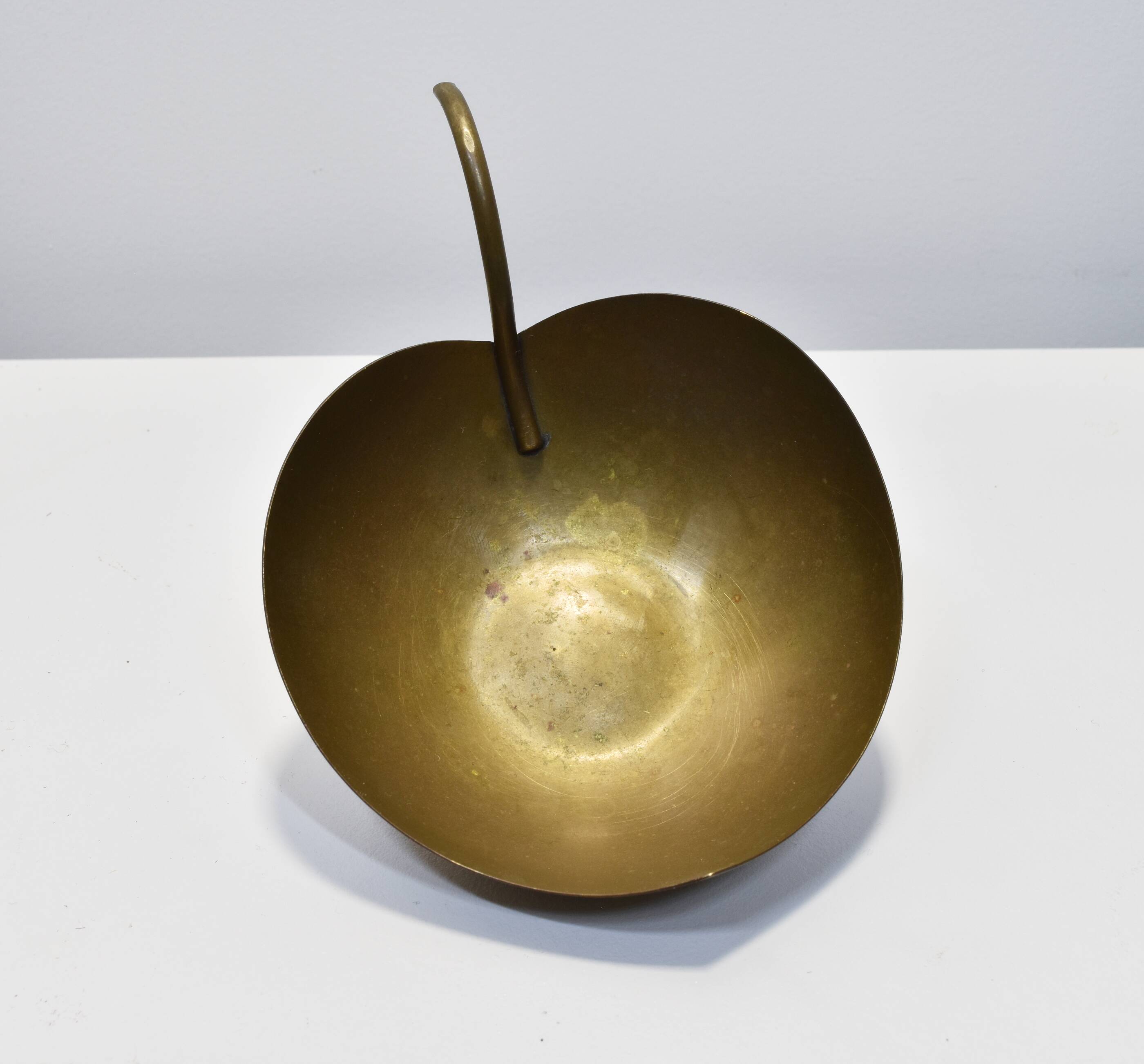 Empty brass leaf pocket