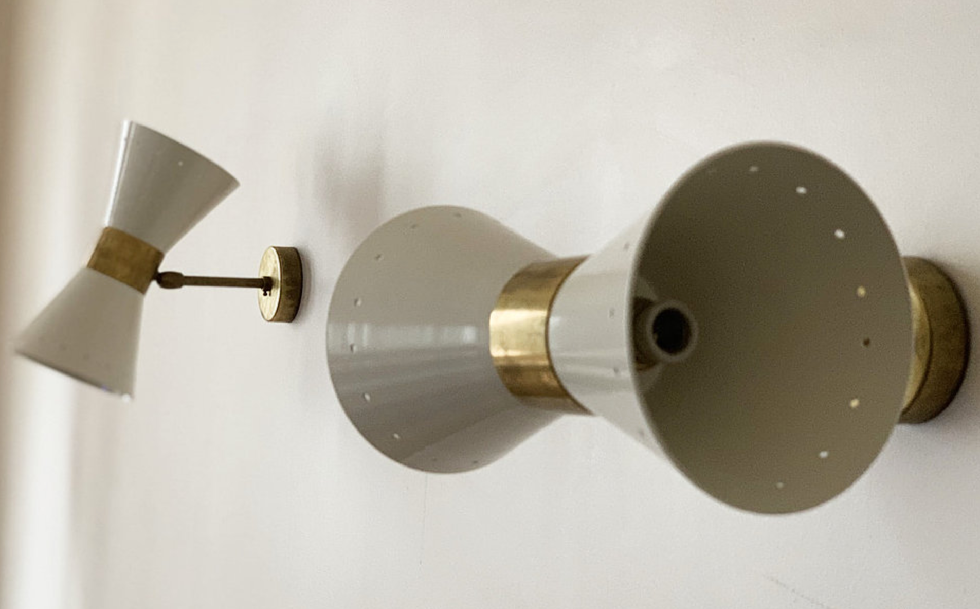 Pair applied diabolo white