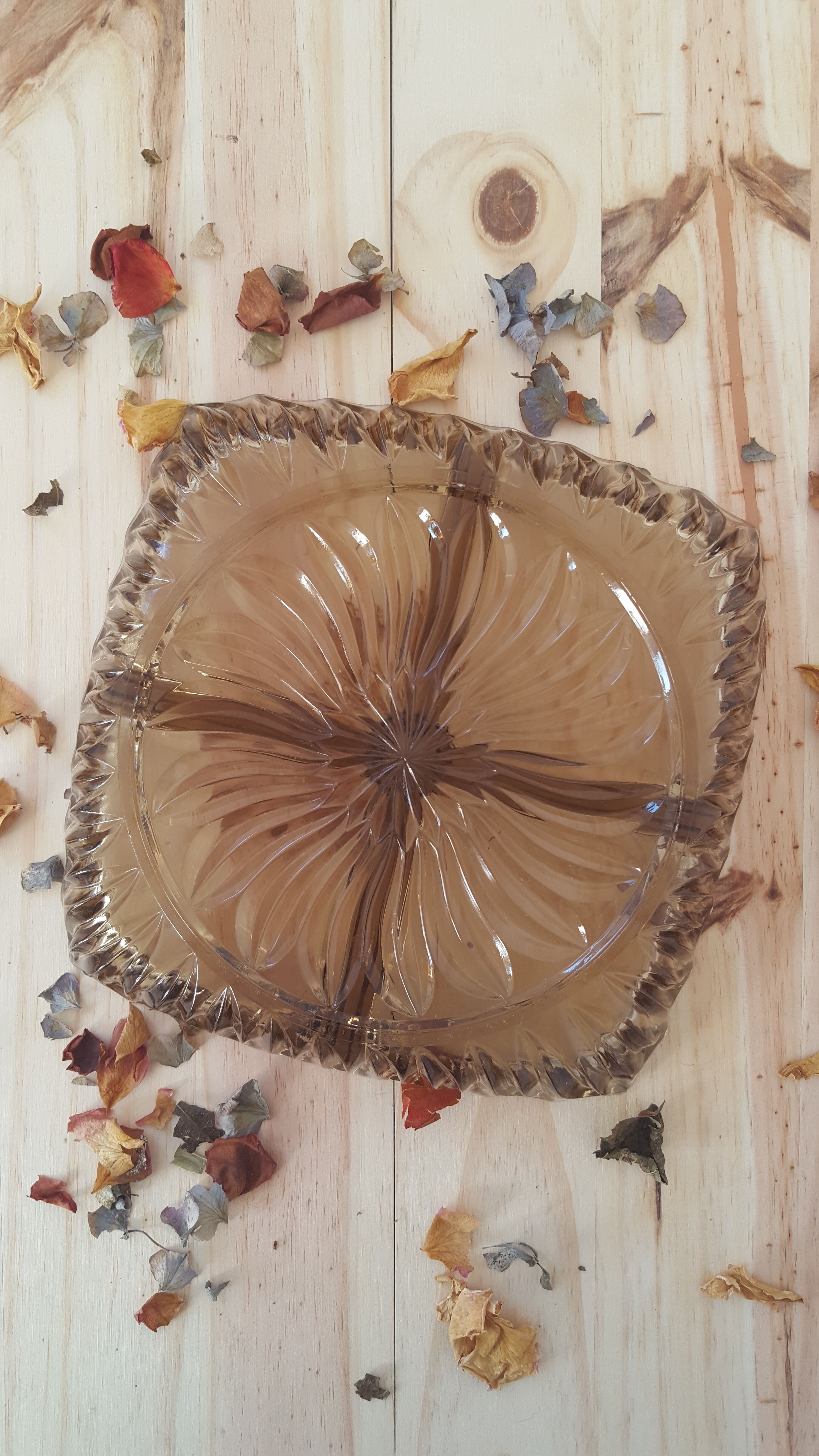 Vintage dish chiseled smoked glass aperitif compartments