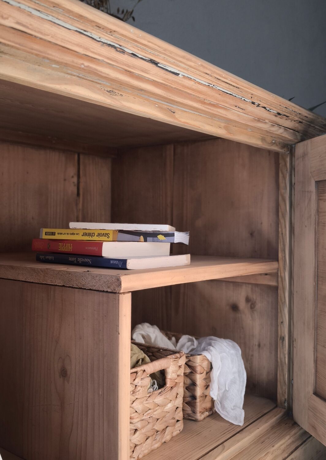 Confiturier, buffet ancien en sapin