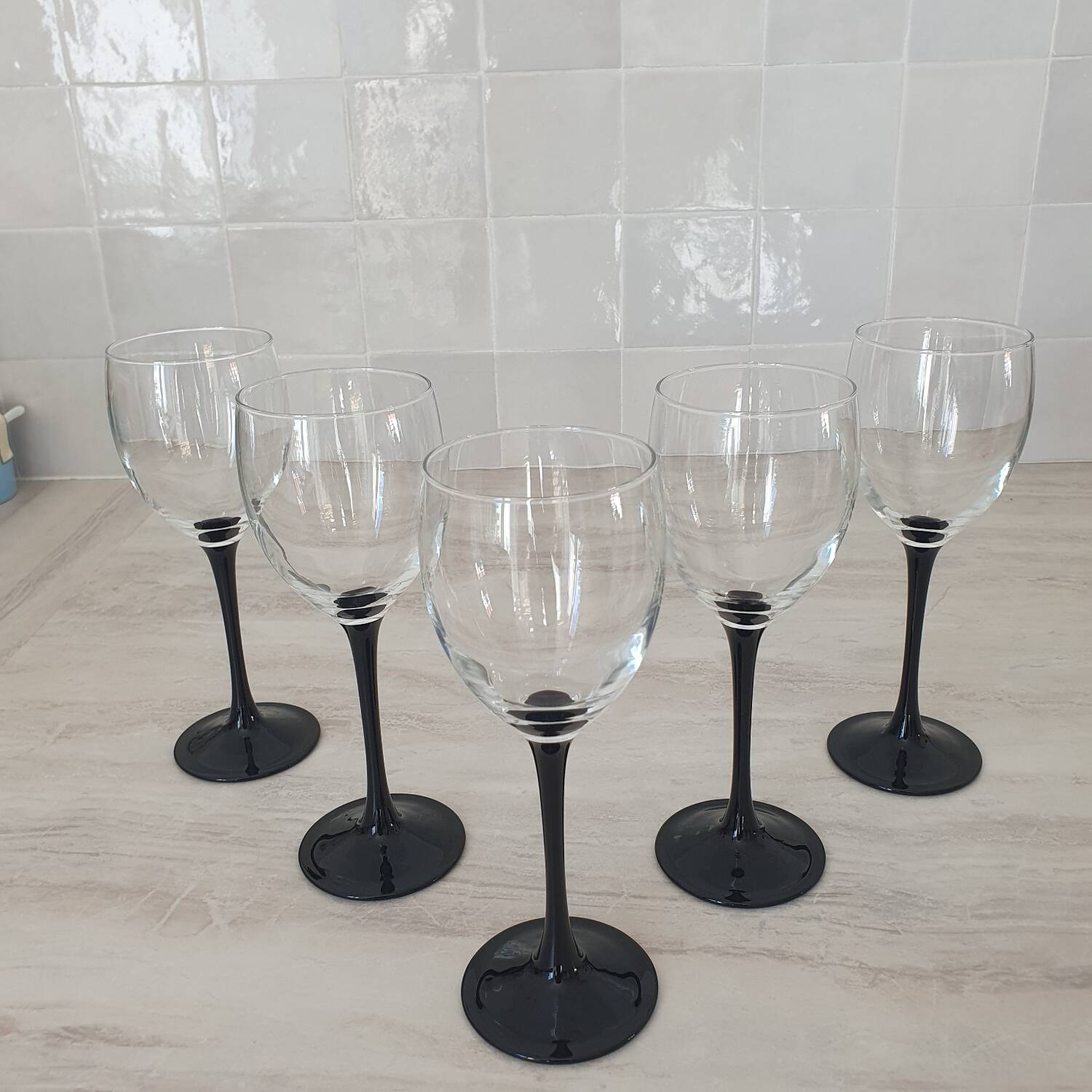 5 Luminarc black stem wine glasses