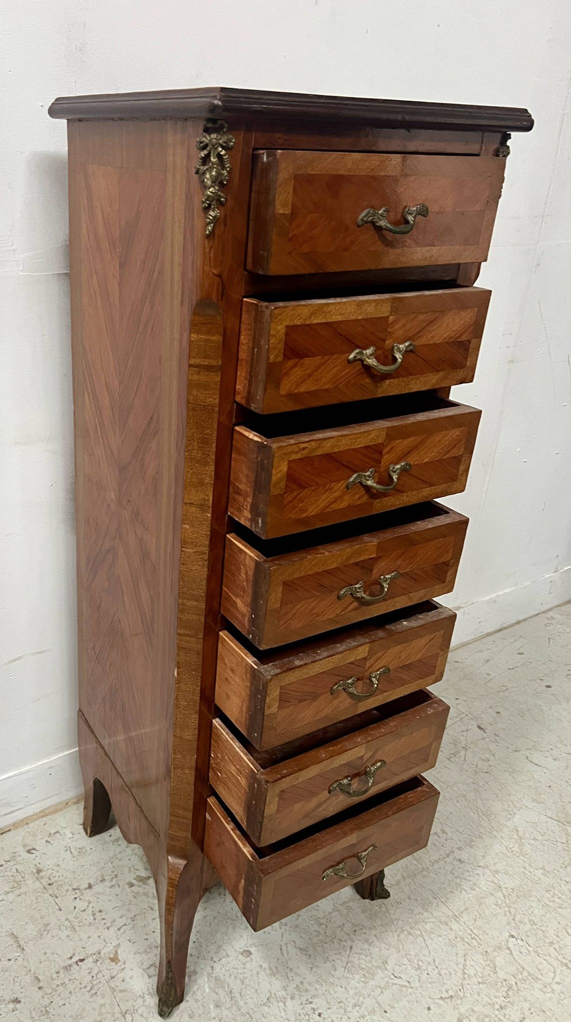 Louis XV style seven-day chest in rosewood veneer, 20th century