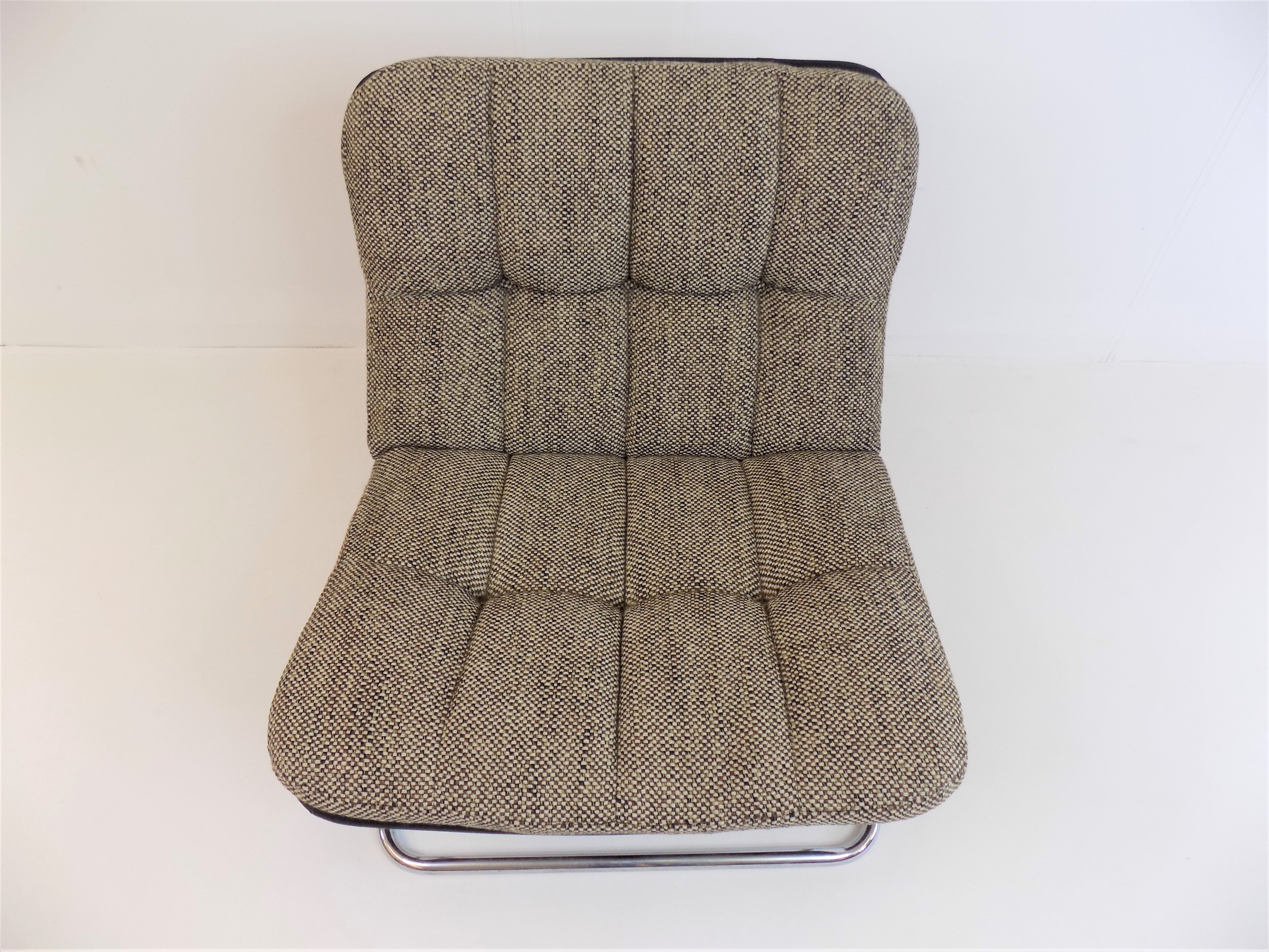 DUX International lounge chair