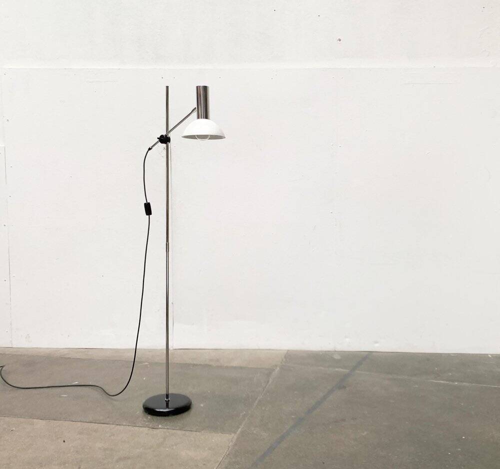 Mid-century space age type 870 floor lamp by Sis, 1960s.