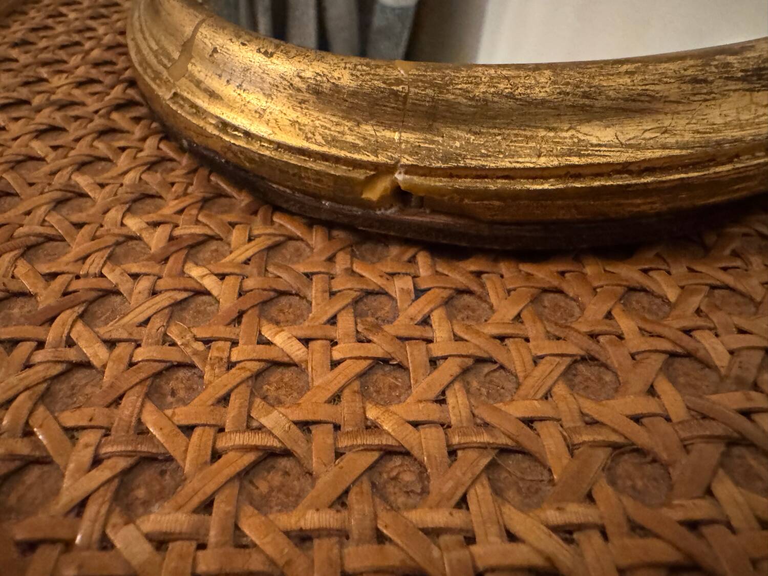 Oval gold knot mirror