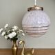 Suspension globe vintage en verre de clichy blanc et or