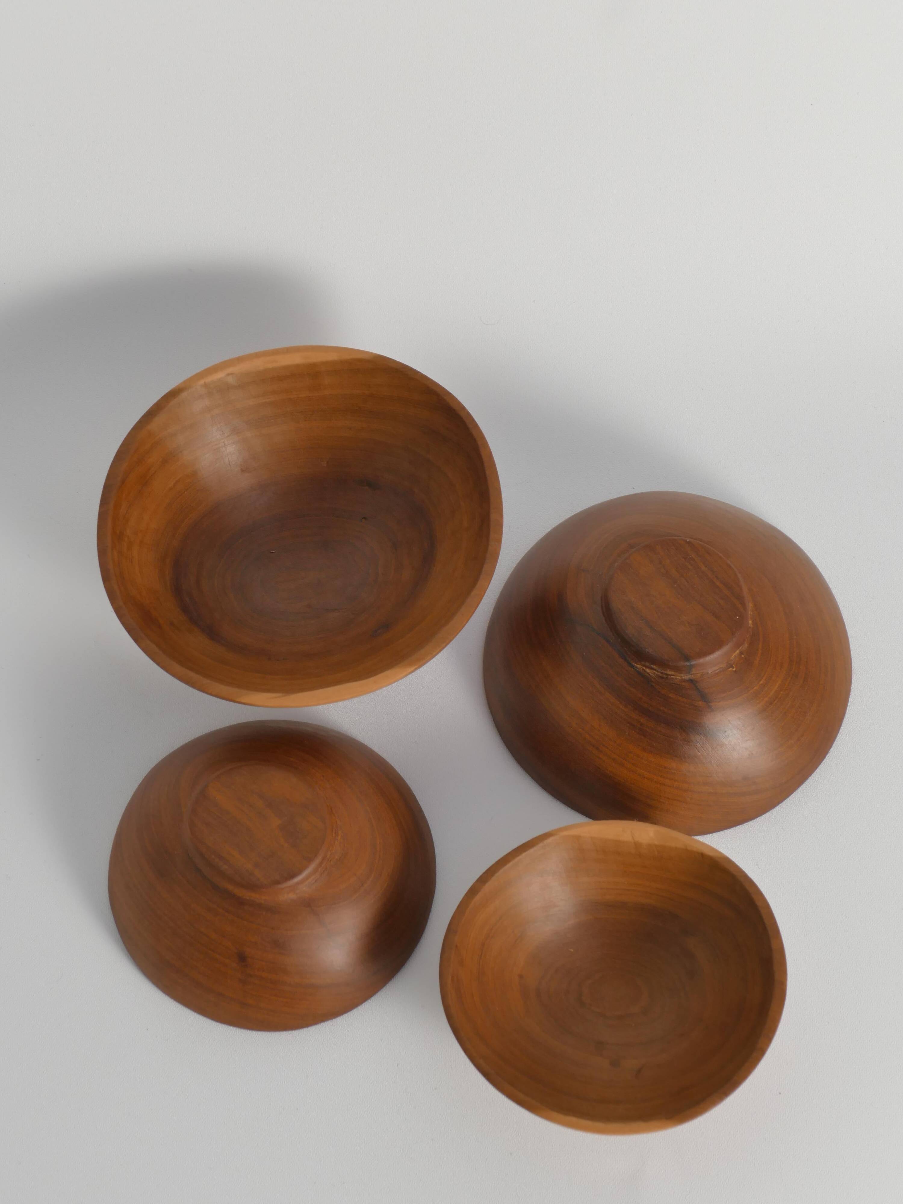 Handmade Akacia Wood Bowls, Set of 4