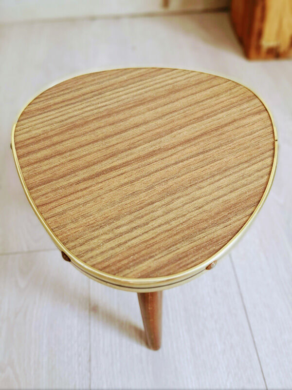 Small table tripod vintage