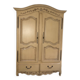 Provençal-style wardrobe