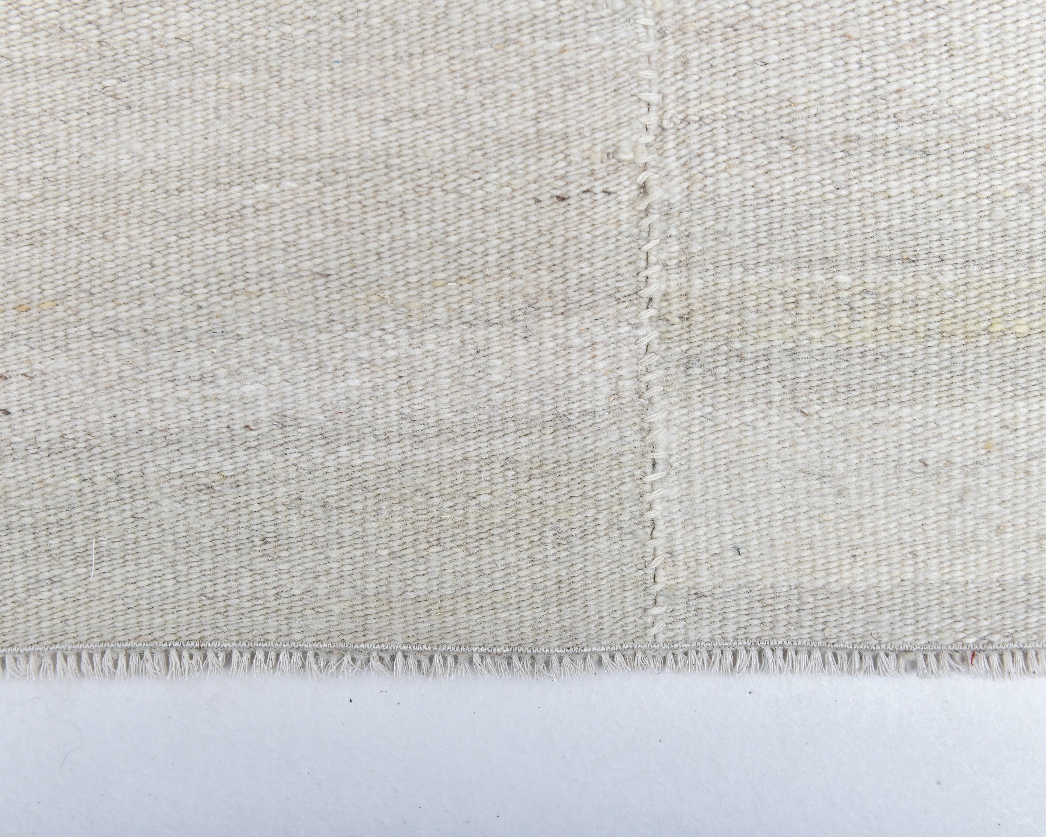 Tapis kilim en laine crème 205x132 cm, tapis kilim en laine blanche 4x7, tapis kilim uni.