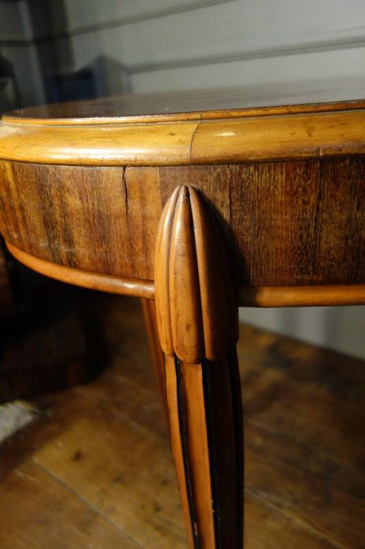 Oval Art Deco side table inlaid with a star, Sue & Mare style, circa