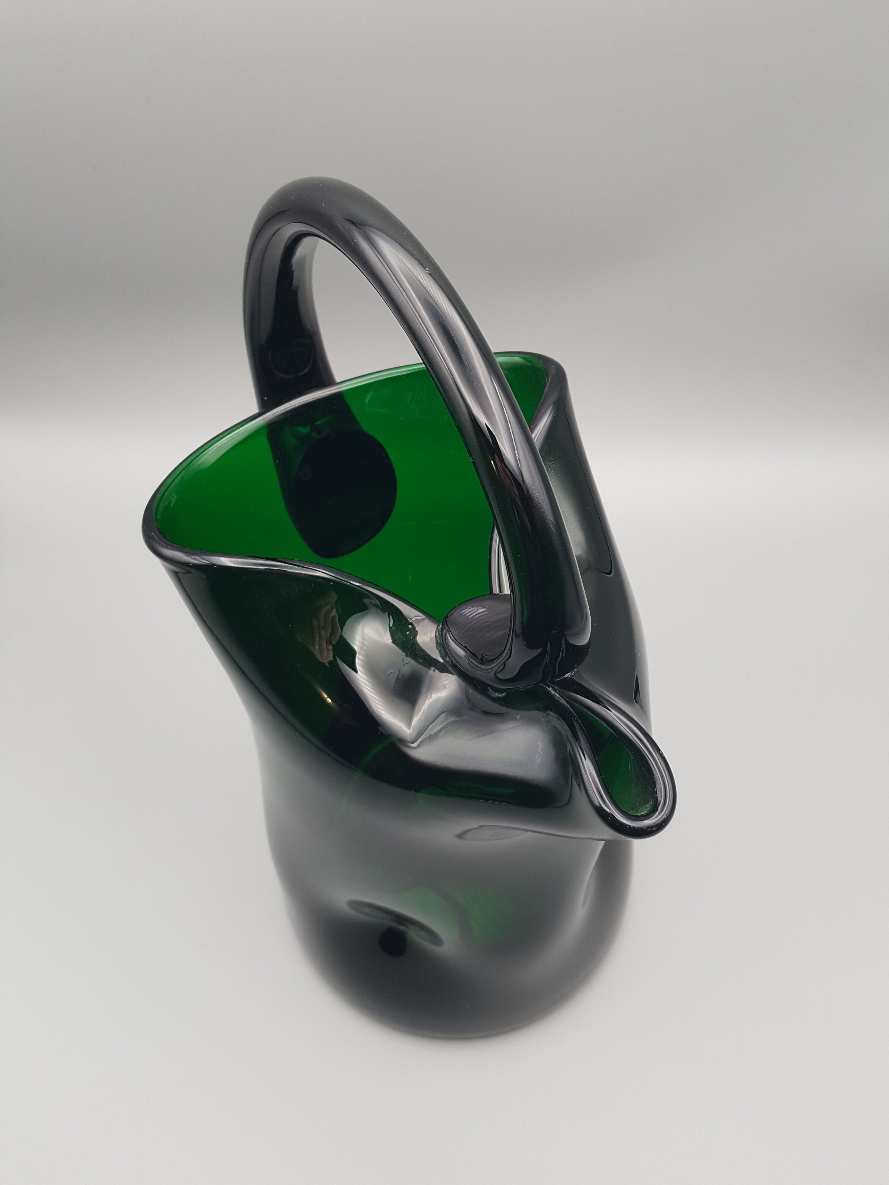 thick blown glass carafe pitcher 2 kg