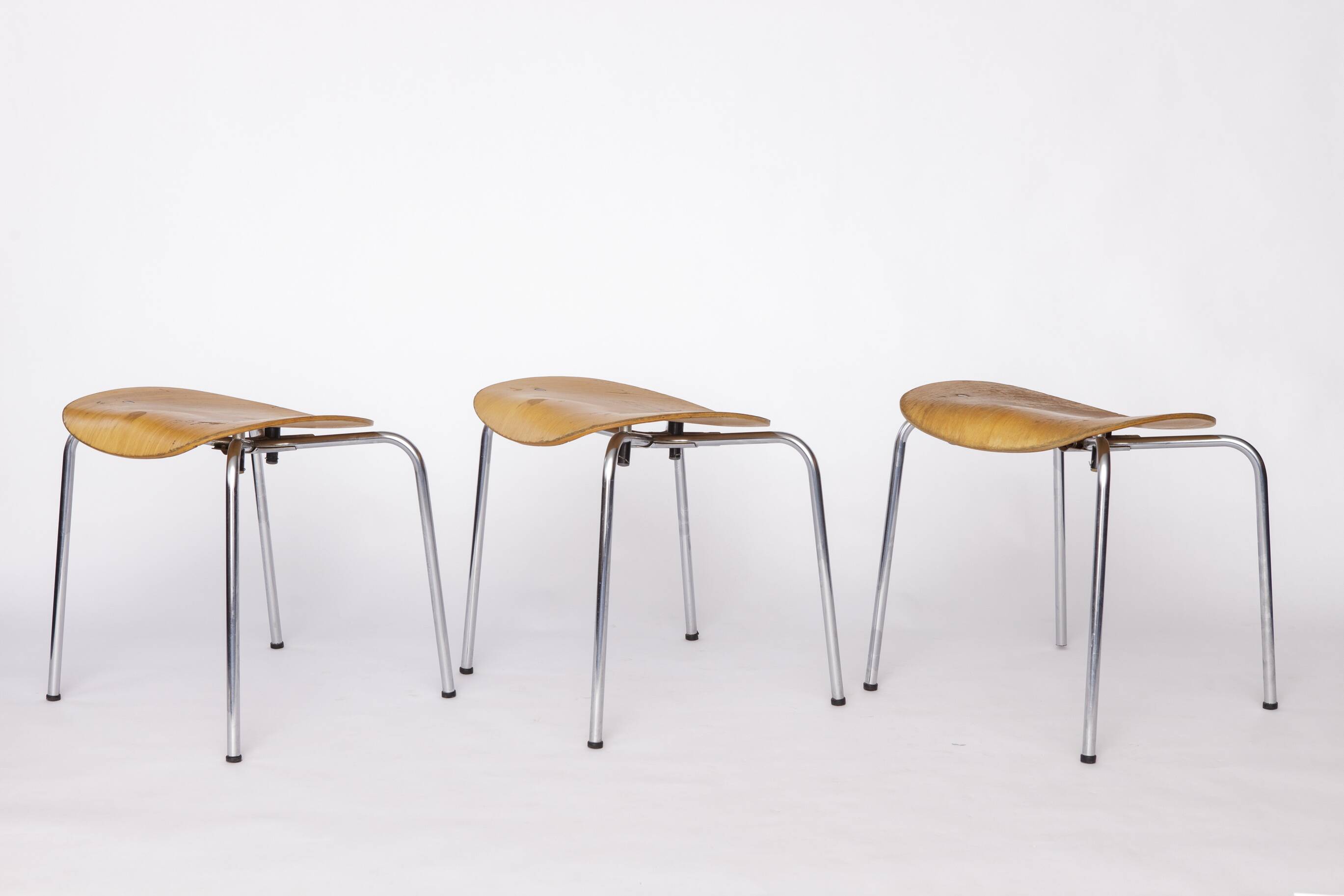 Set of 6 Egon Eiermann SE68 Stools – 1950s Mid Century Modern Beech Plywood