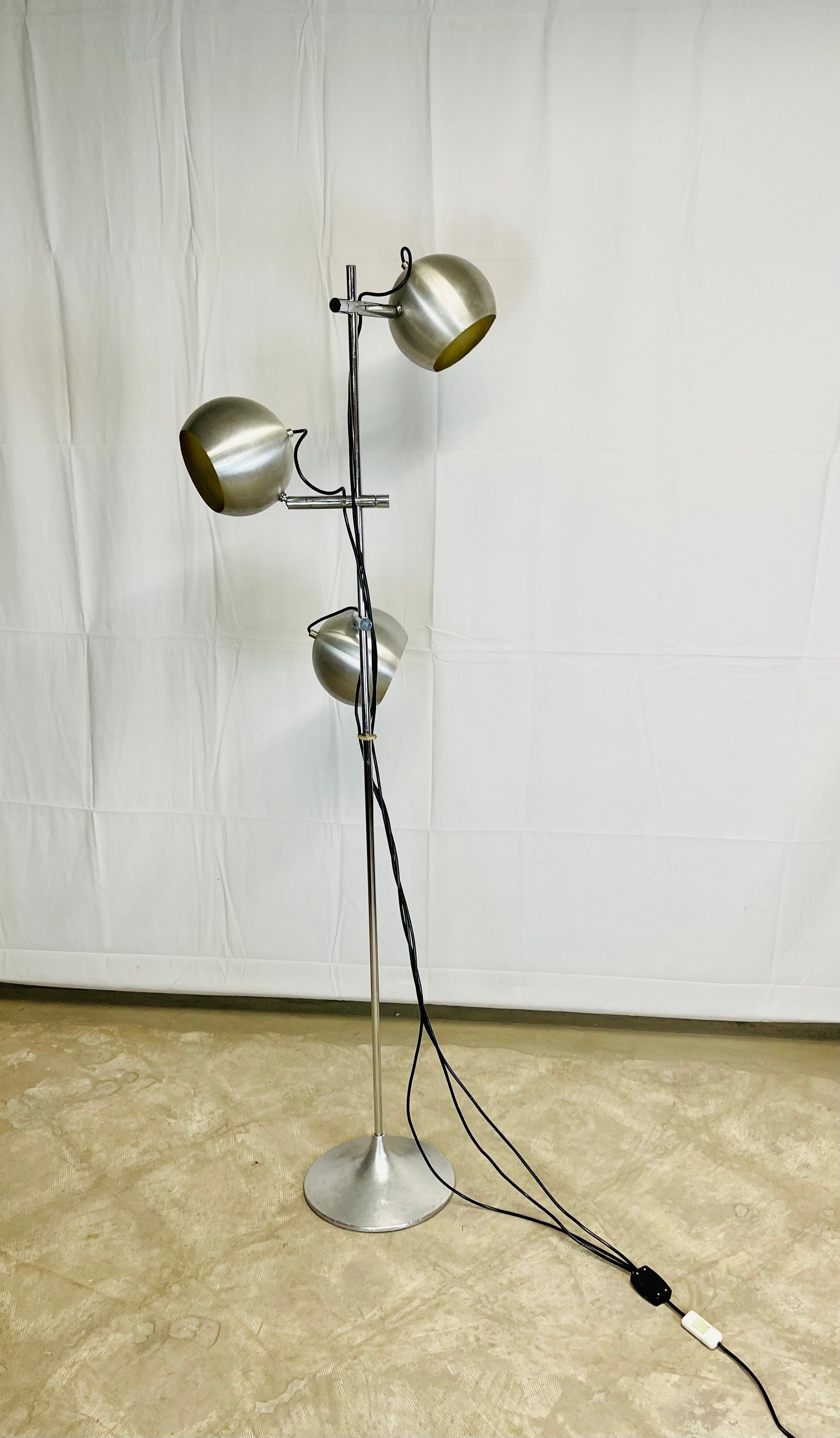Metal floor lamp