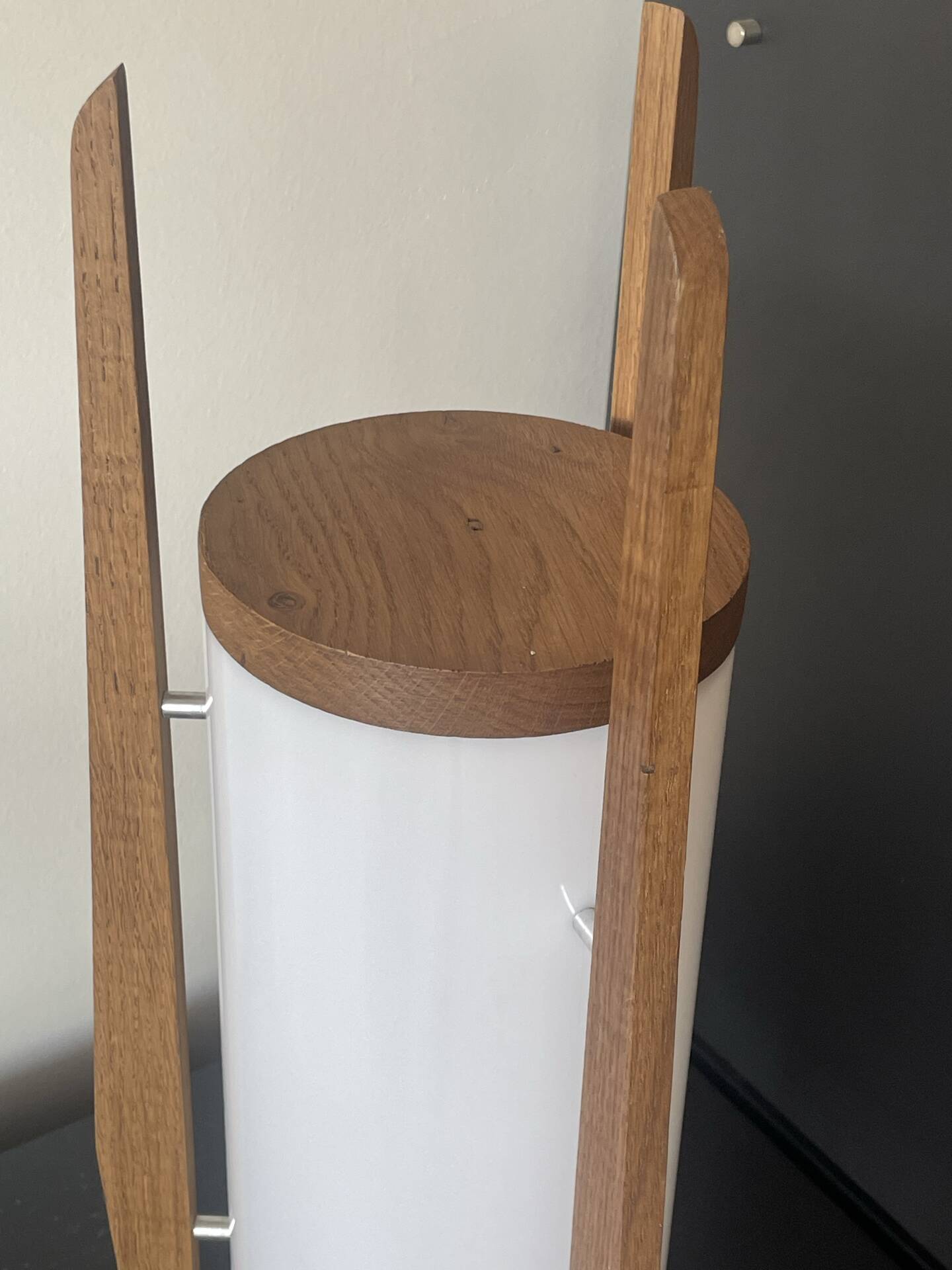 Tripod rocket lamp