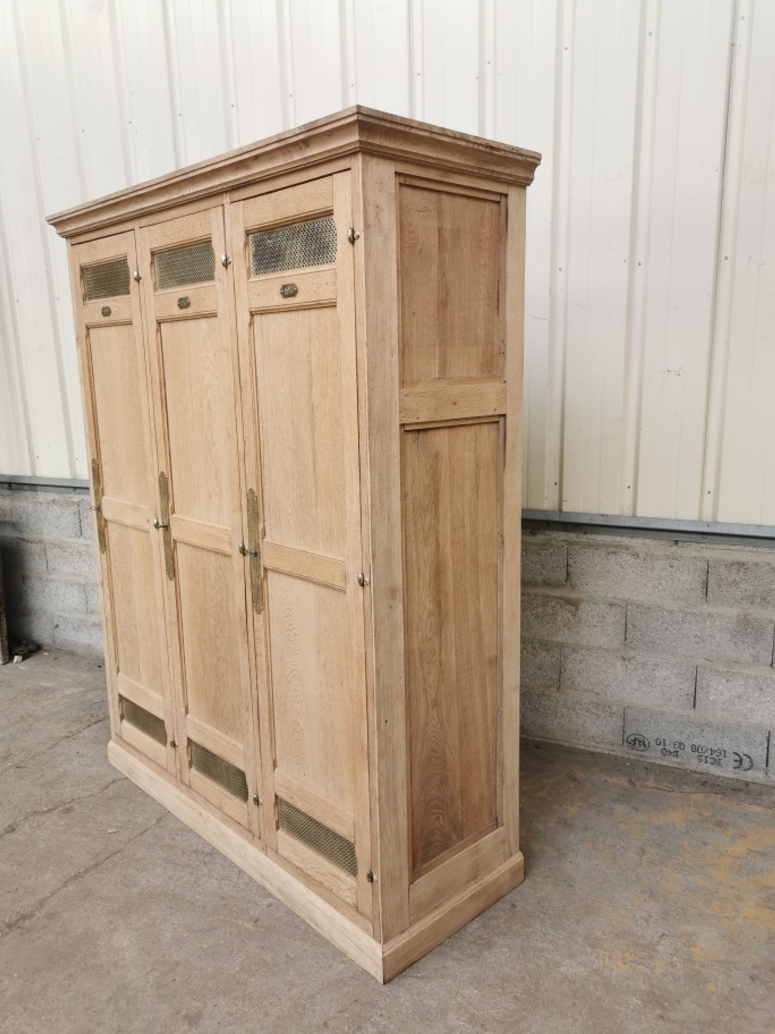 Wooden locker room bank of France period 1930