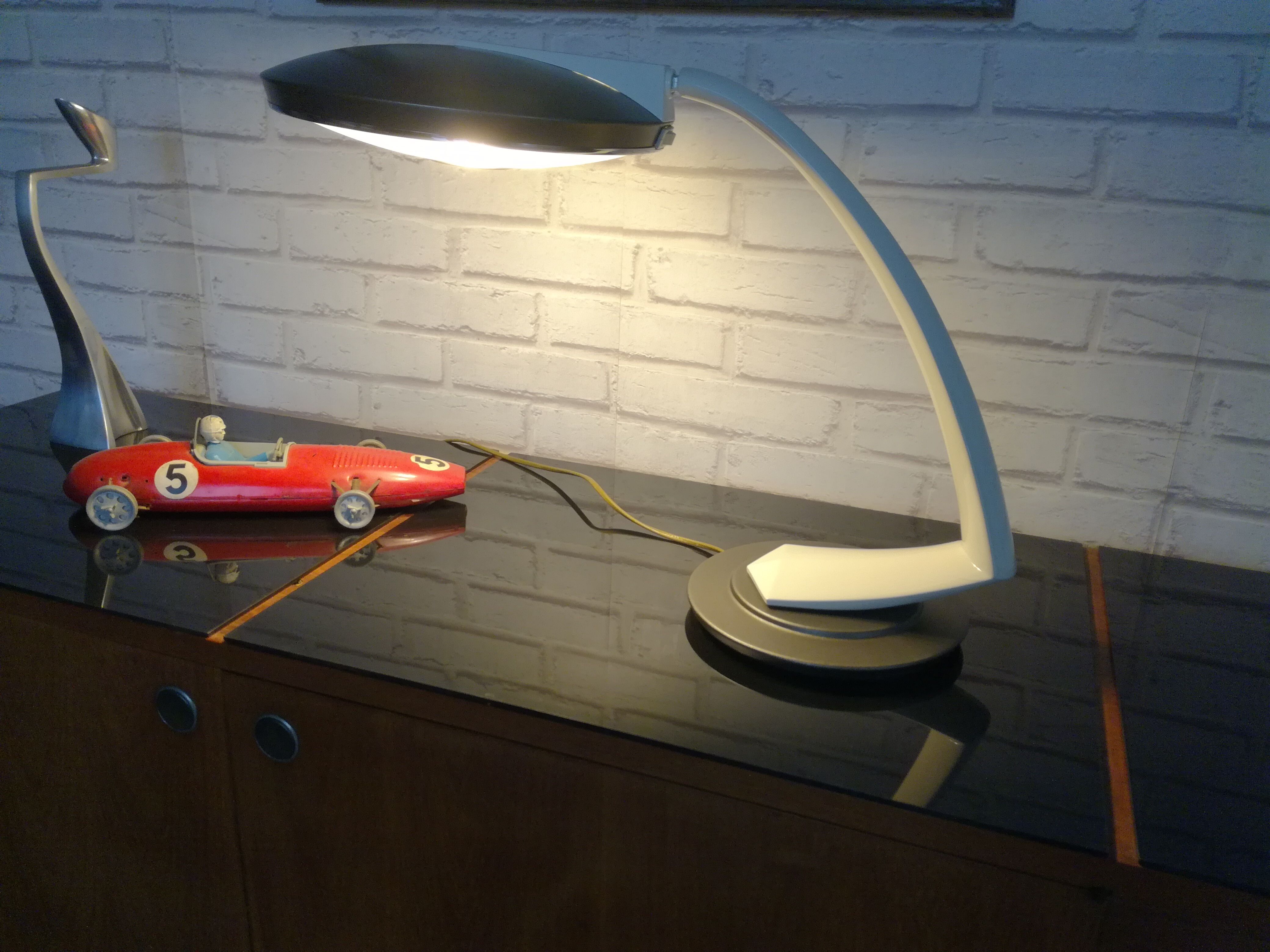 Boomerang model desk lamp by '70s fase