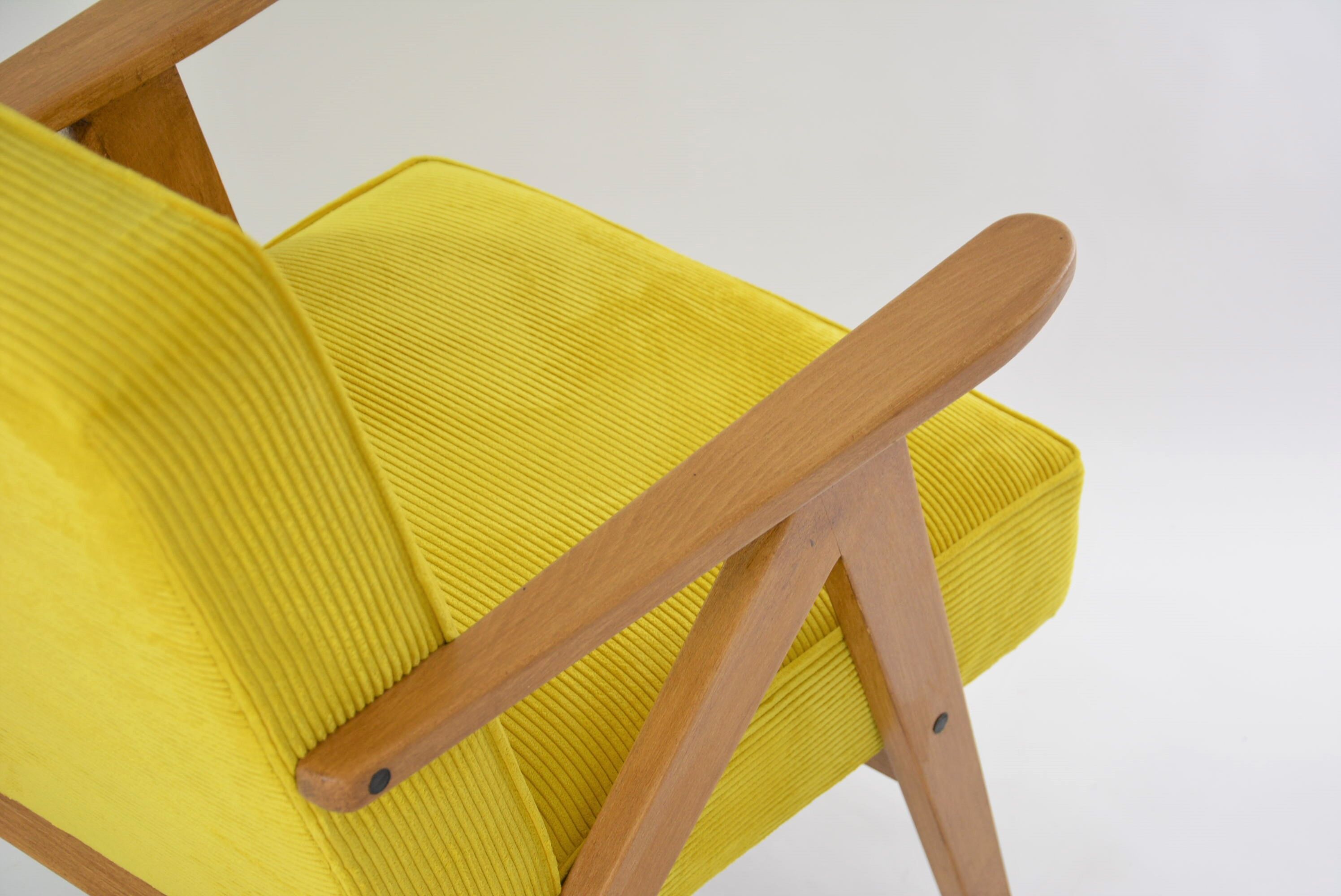 Kompas armchair yellow ribbed velvet