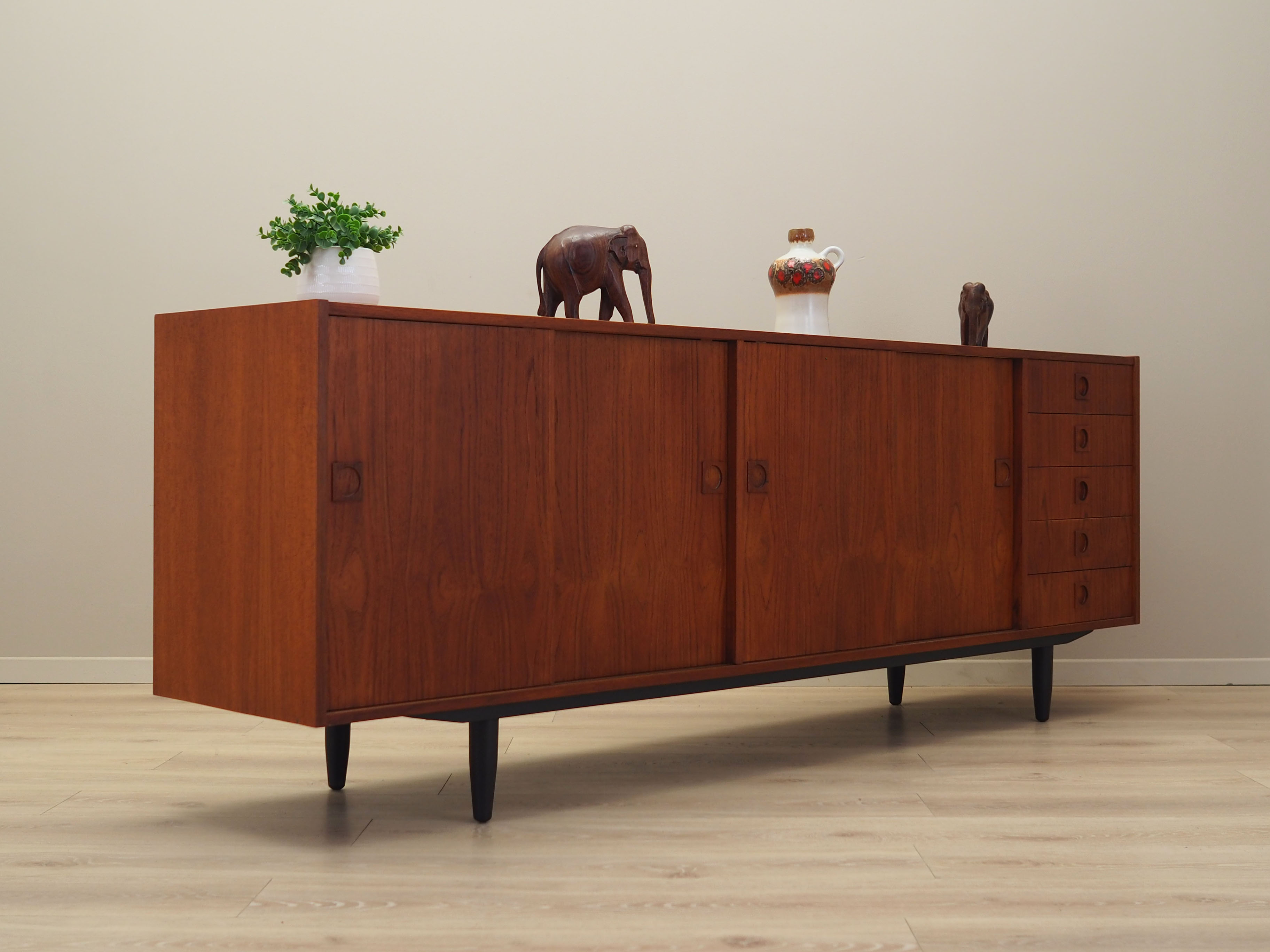 Teak sideboard, Danish design, 1970s, manufacturer: Farsø Møbelfabrik