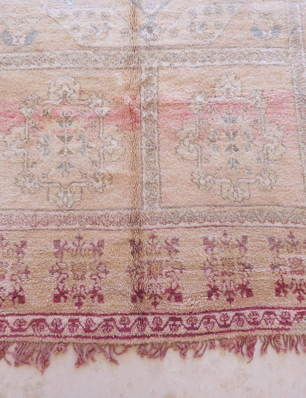 Vintage Berber Rug - 413 x 225 cm