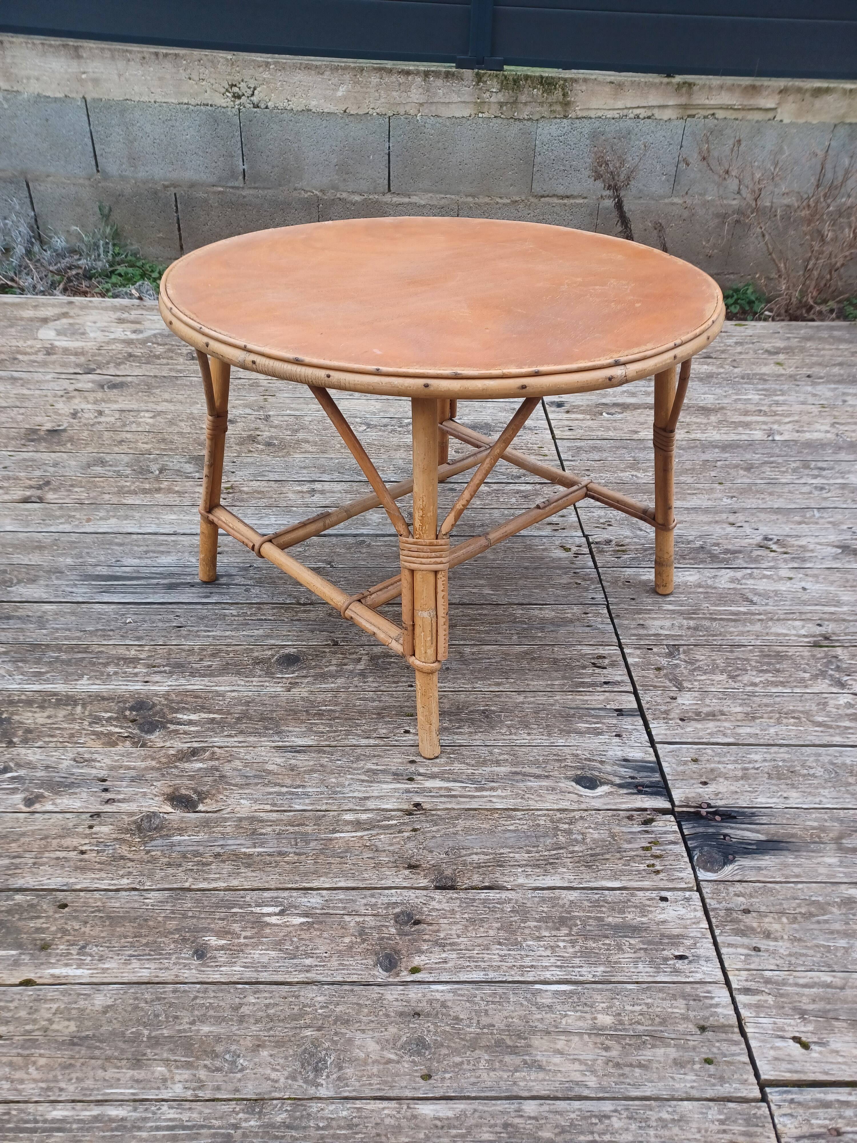 Vintage coffee table in bamboo and rattan.