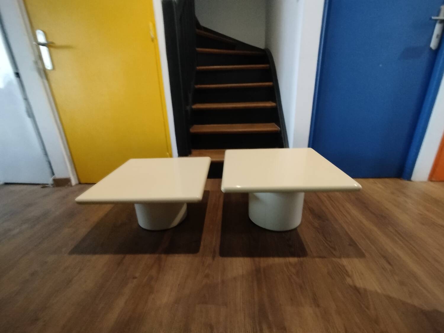 Vintage design nesting tables – lacquered wood & metal