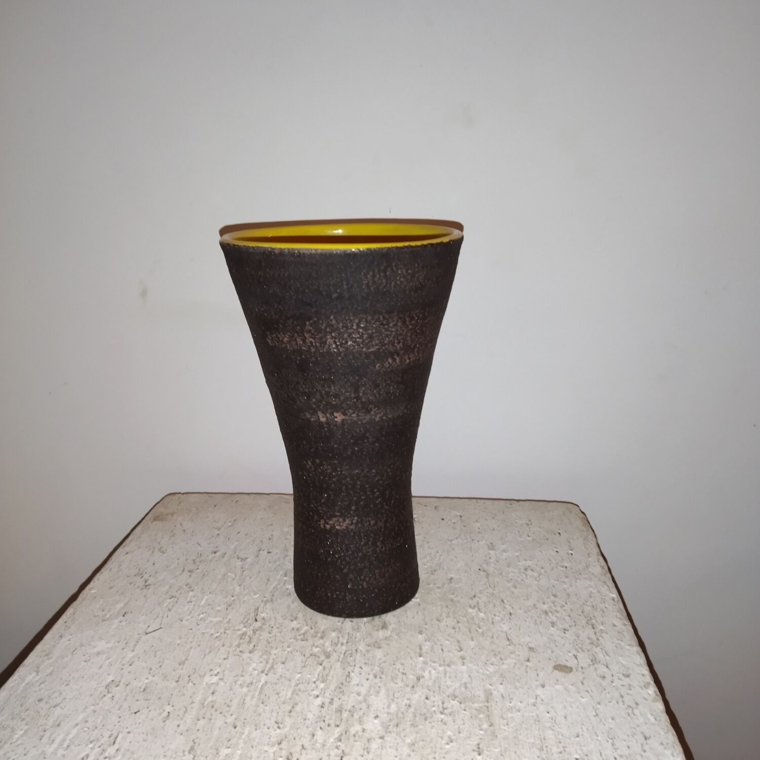 Ceramic diabolo vase 50s