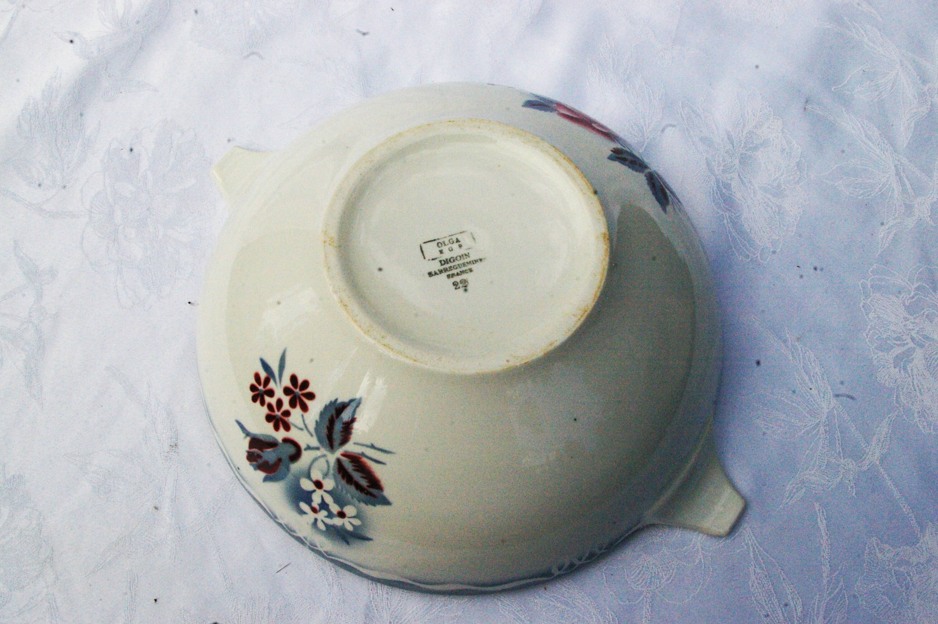 Vintage salad bowl in earthenware from Digoin Sarreguemines model Olga