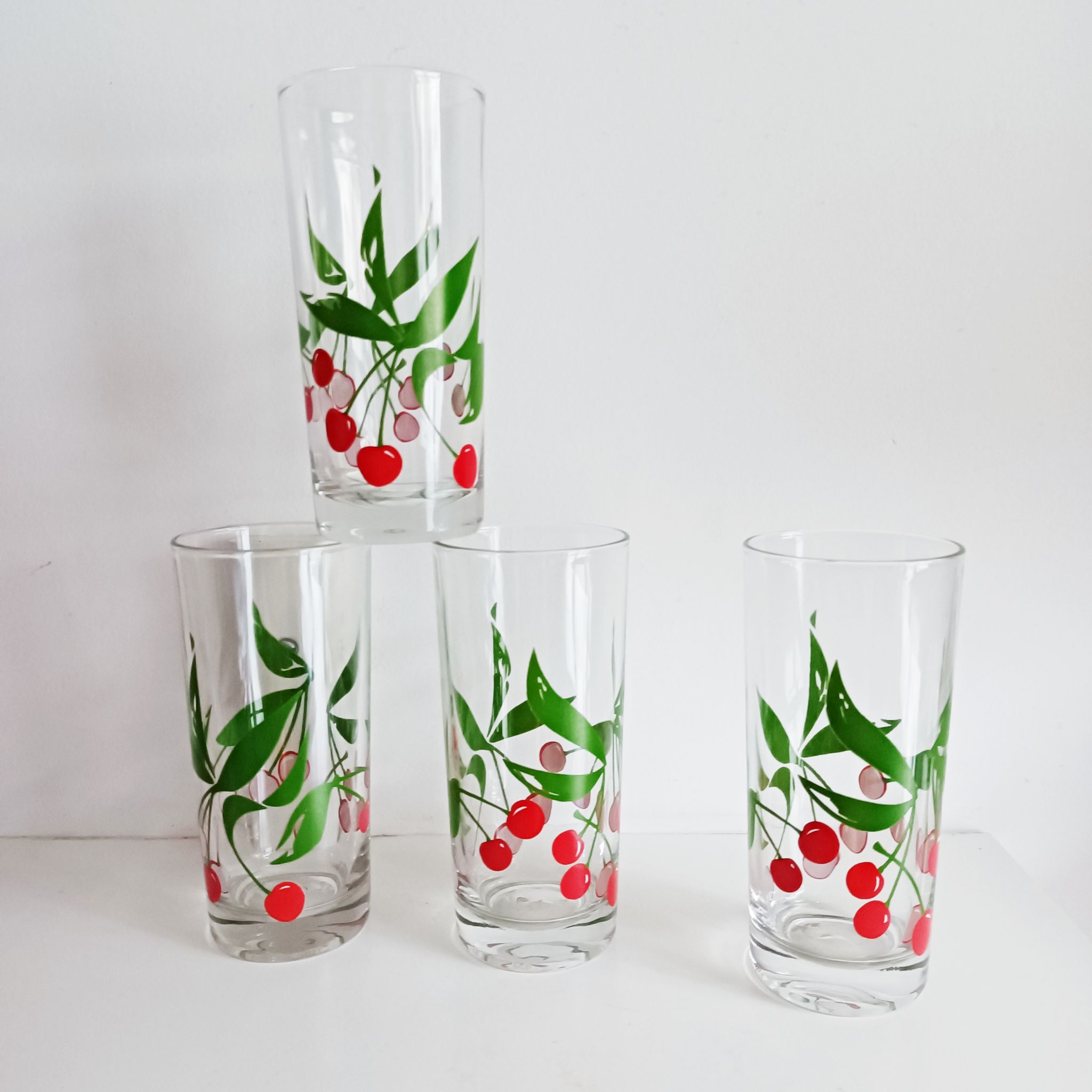 Set of 4 water glasses or orangeade, cherry pattern