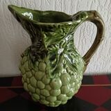 Pitcher - slurry decanter in the shape of a bunch of grapes, perfect condition.