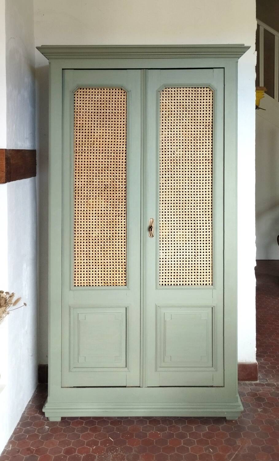 Armoire cannée aux oranges
