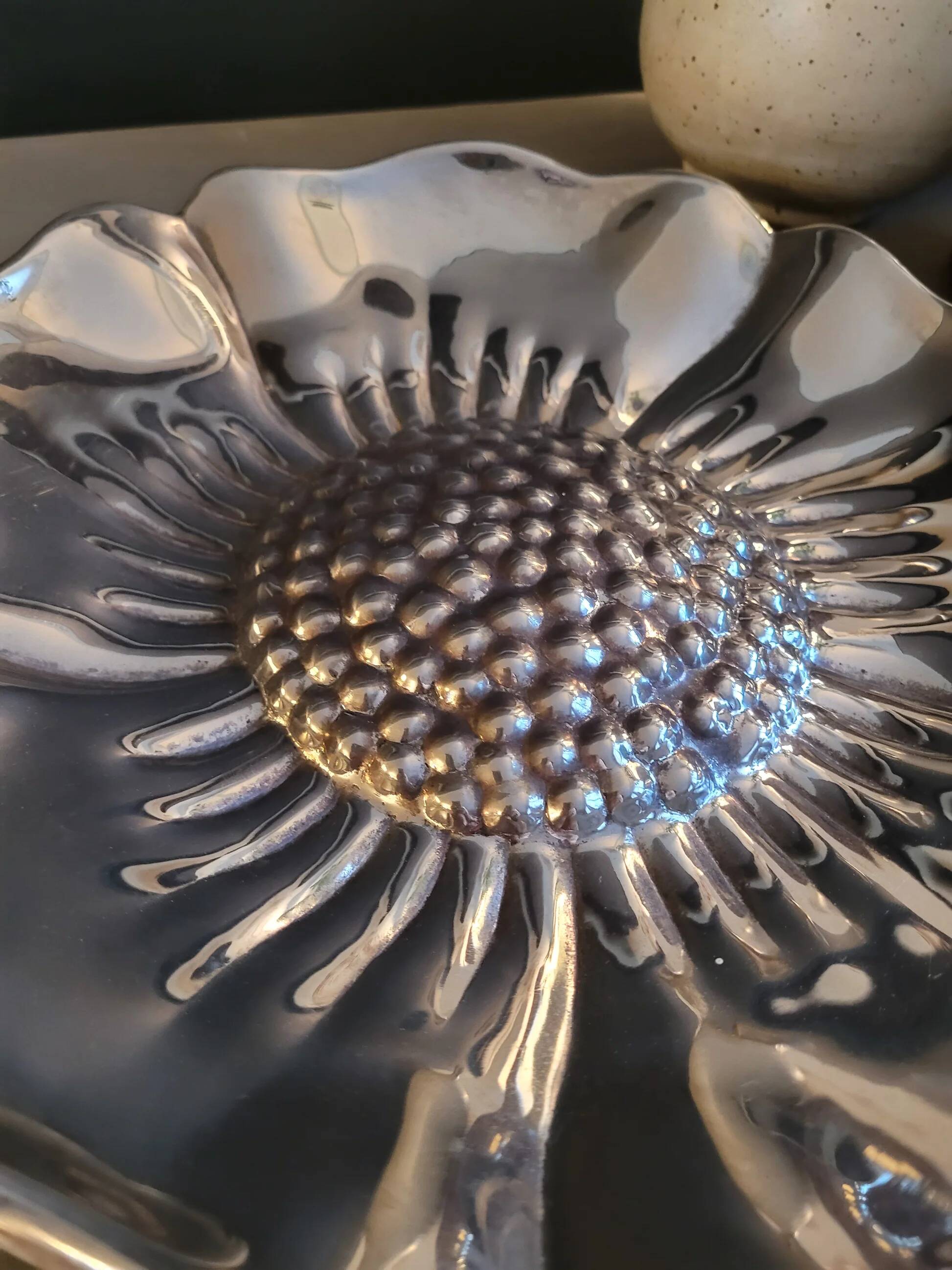 Silver-plated flower dish