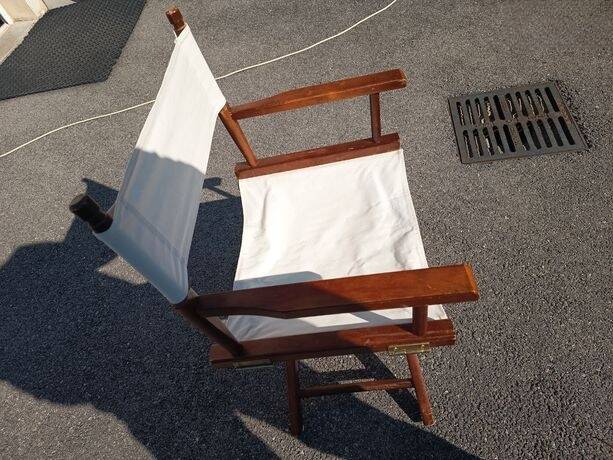 Cinema-style folding chair