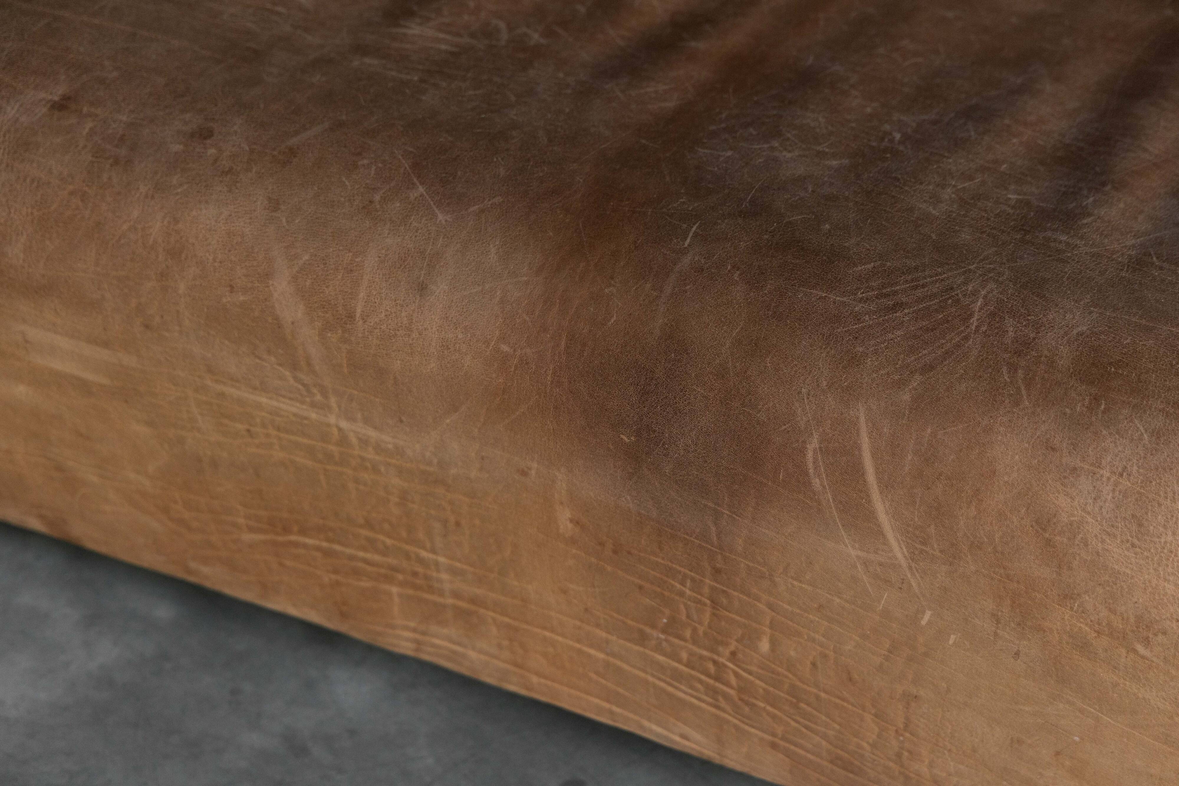 De Sede DS-47 bullhide leather sofa, Switzerland, 1970s