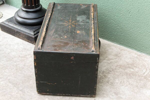 Ancienne malle de voyage en bois