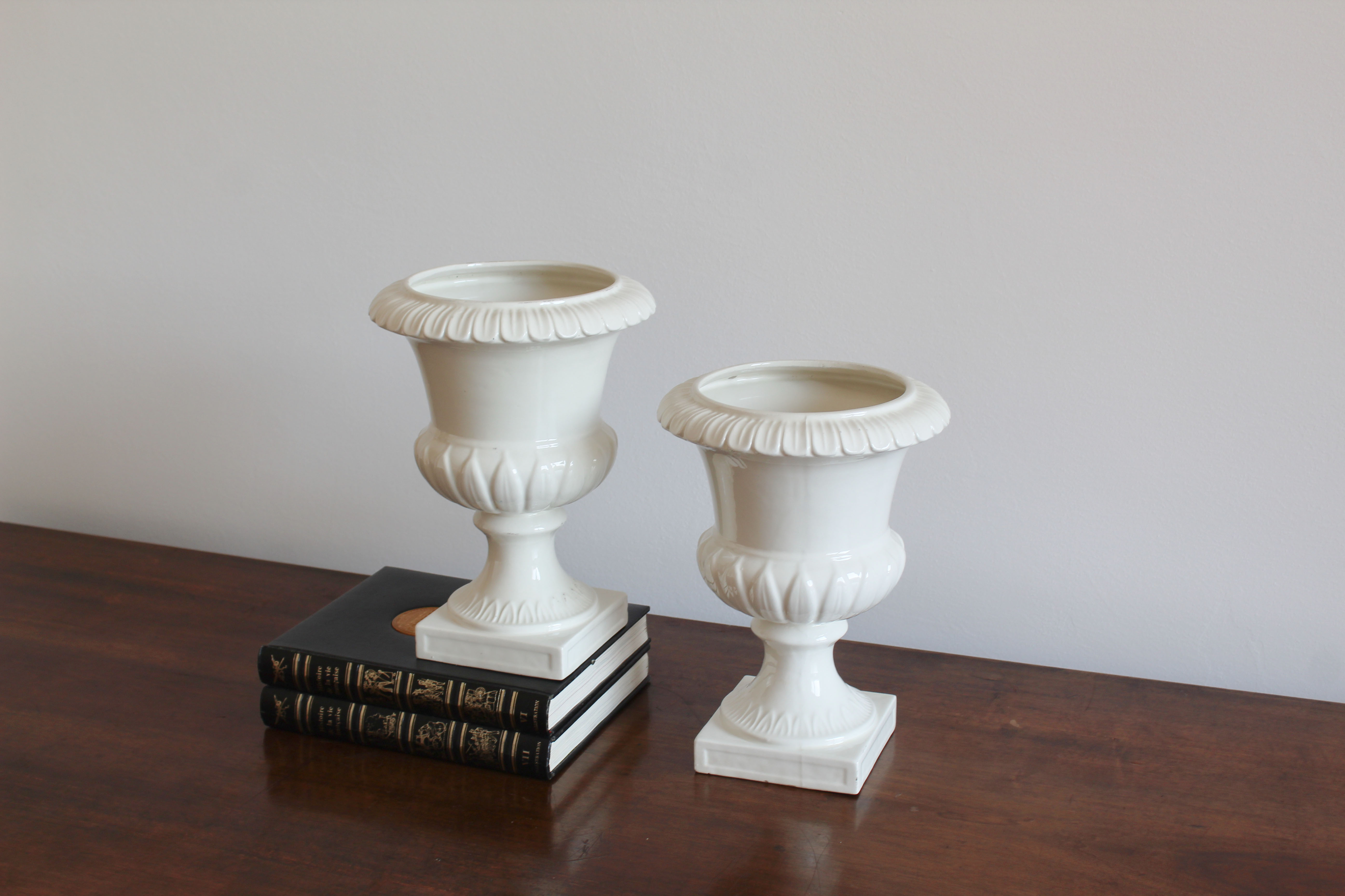 Pair of Capuani Este Vases in white lacquered ceramic, Italy '900