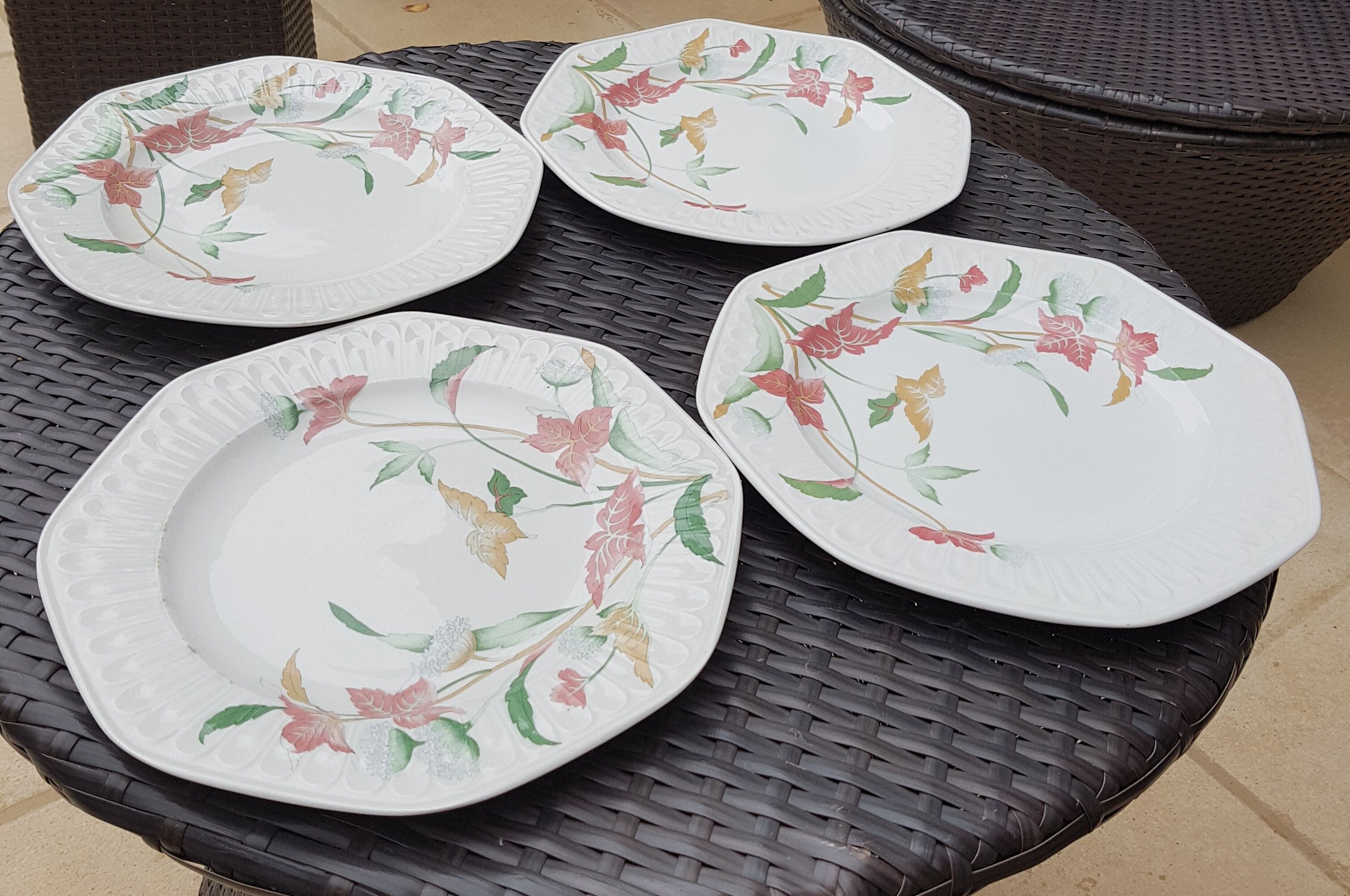 Set of 4 porcelain plates of Pontesa 70s