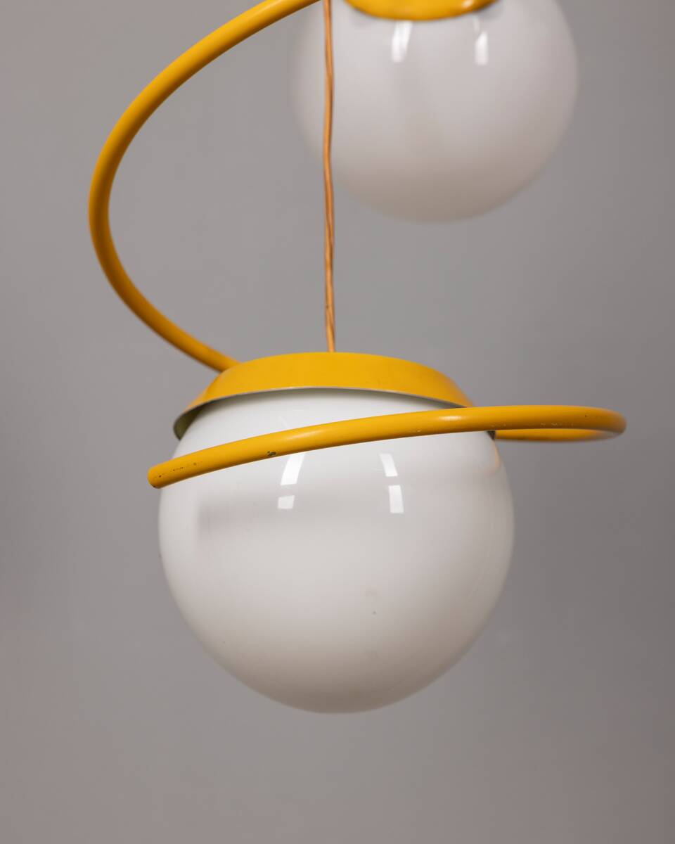 Lustre vintage années 70 en métal jaune et verre design italien space age