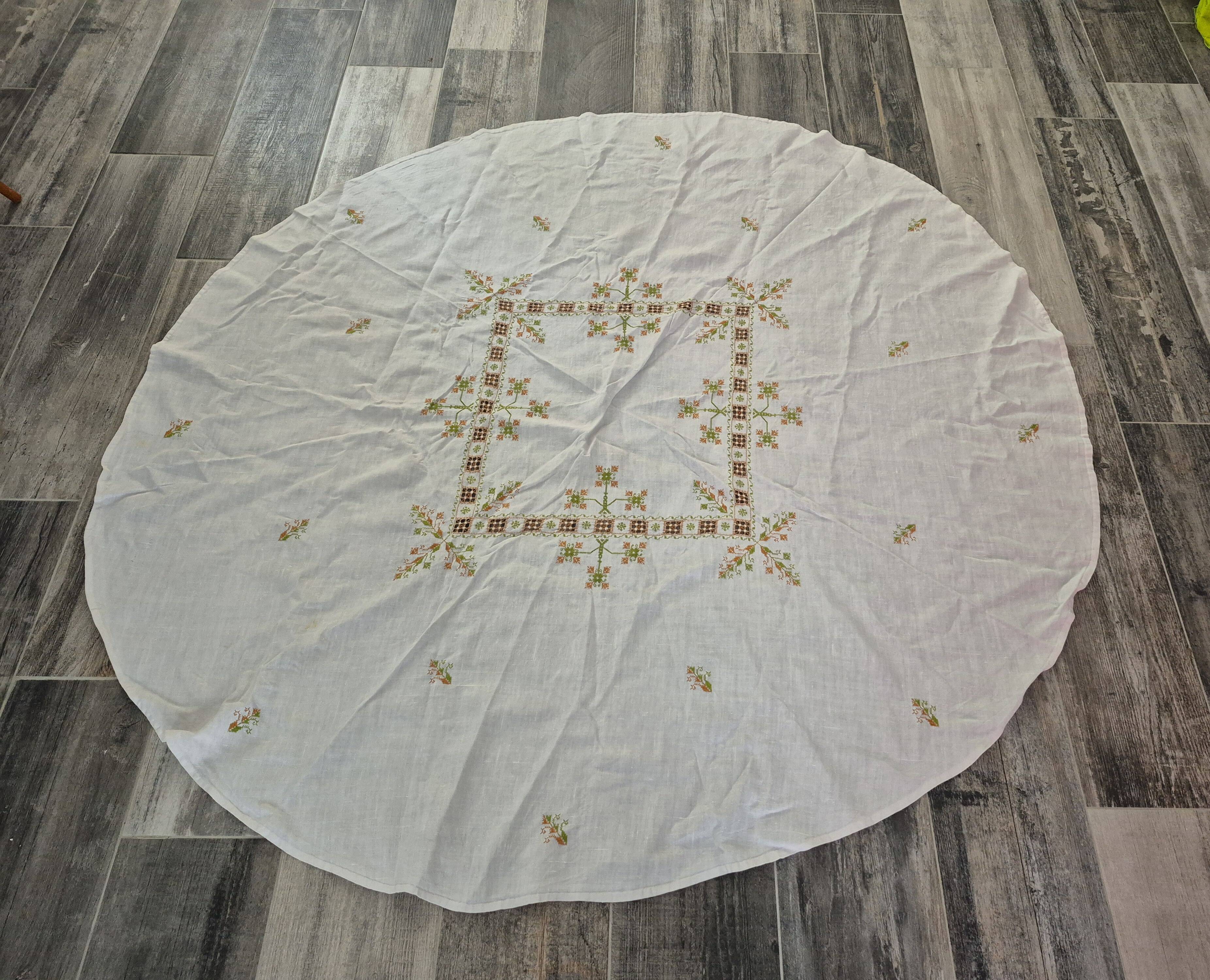 Nappe XXL en lin brodé