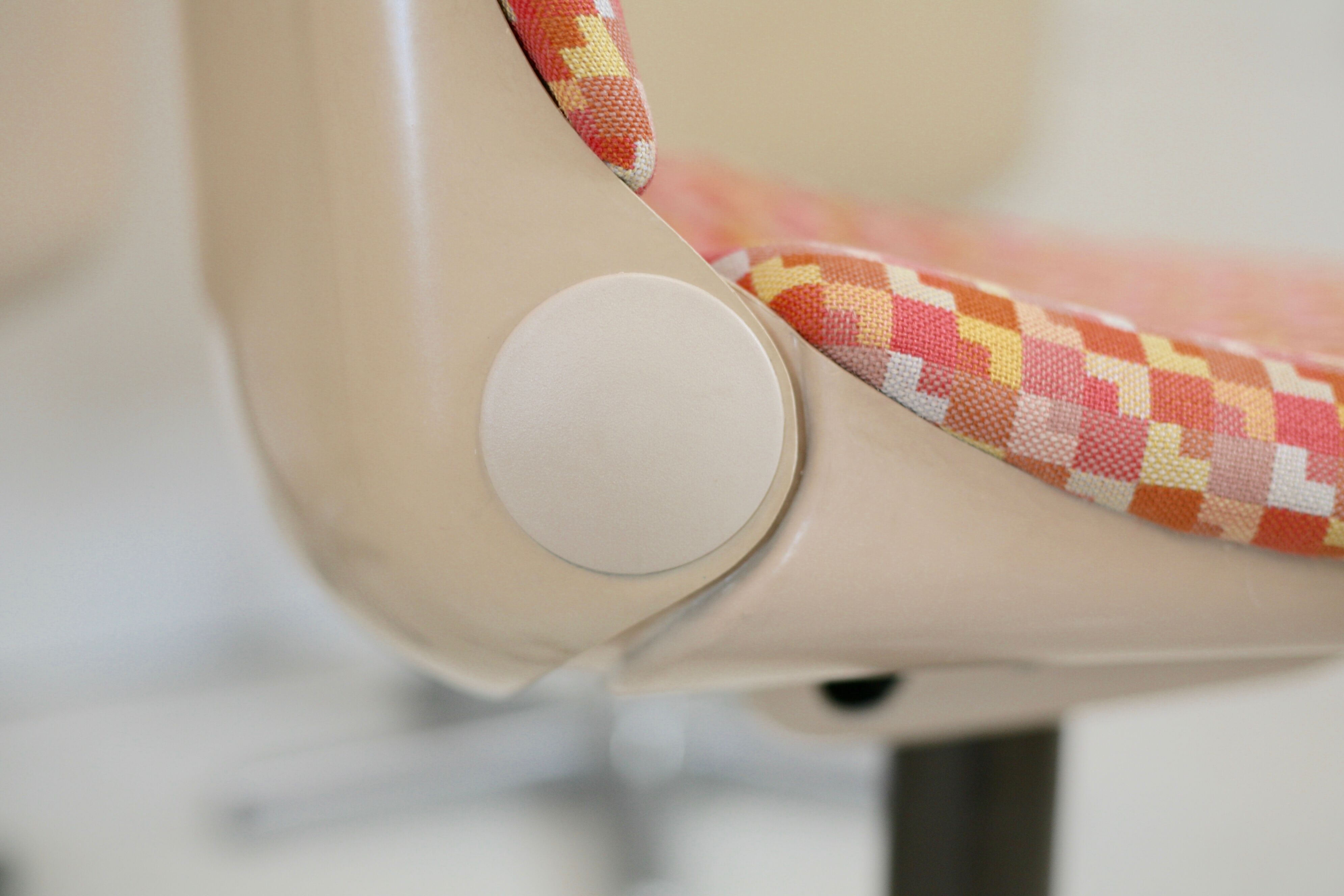 5 chairs "space age", Wilkhahn edition, plastic shells, star steel base. Circa 1970