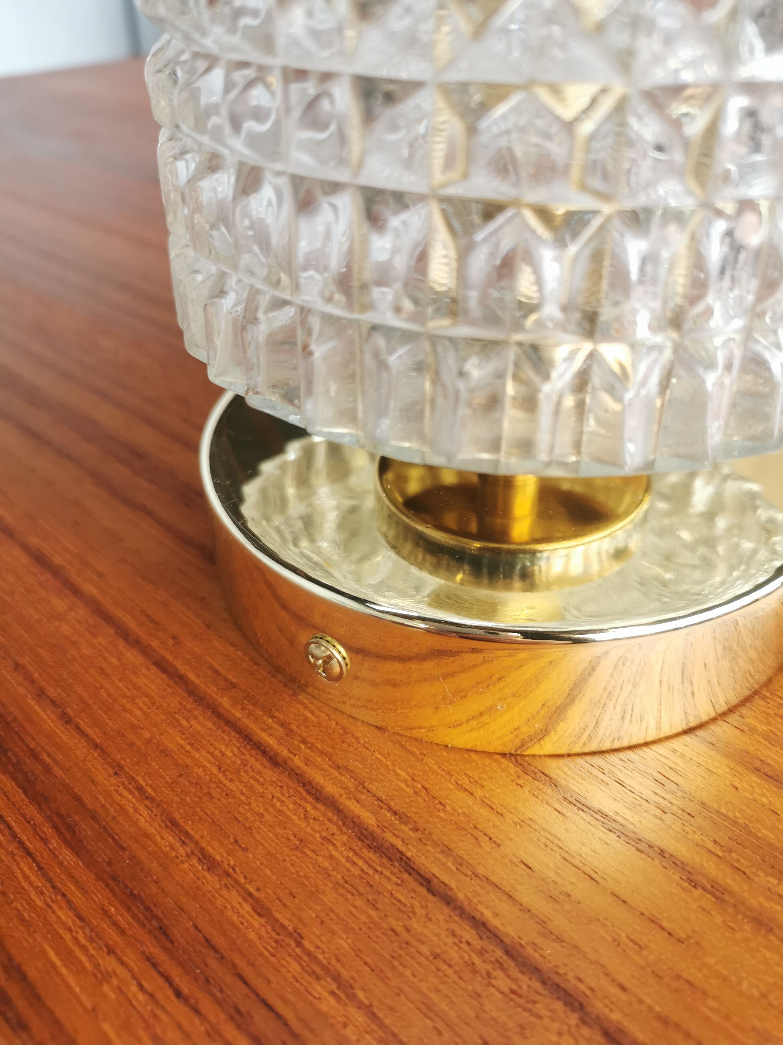 Table lamp with pressed glass globe