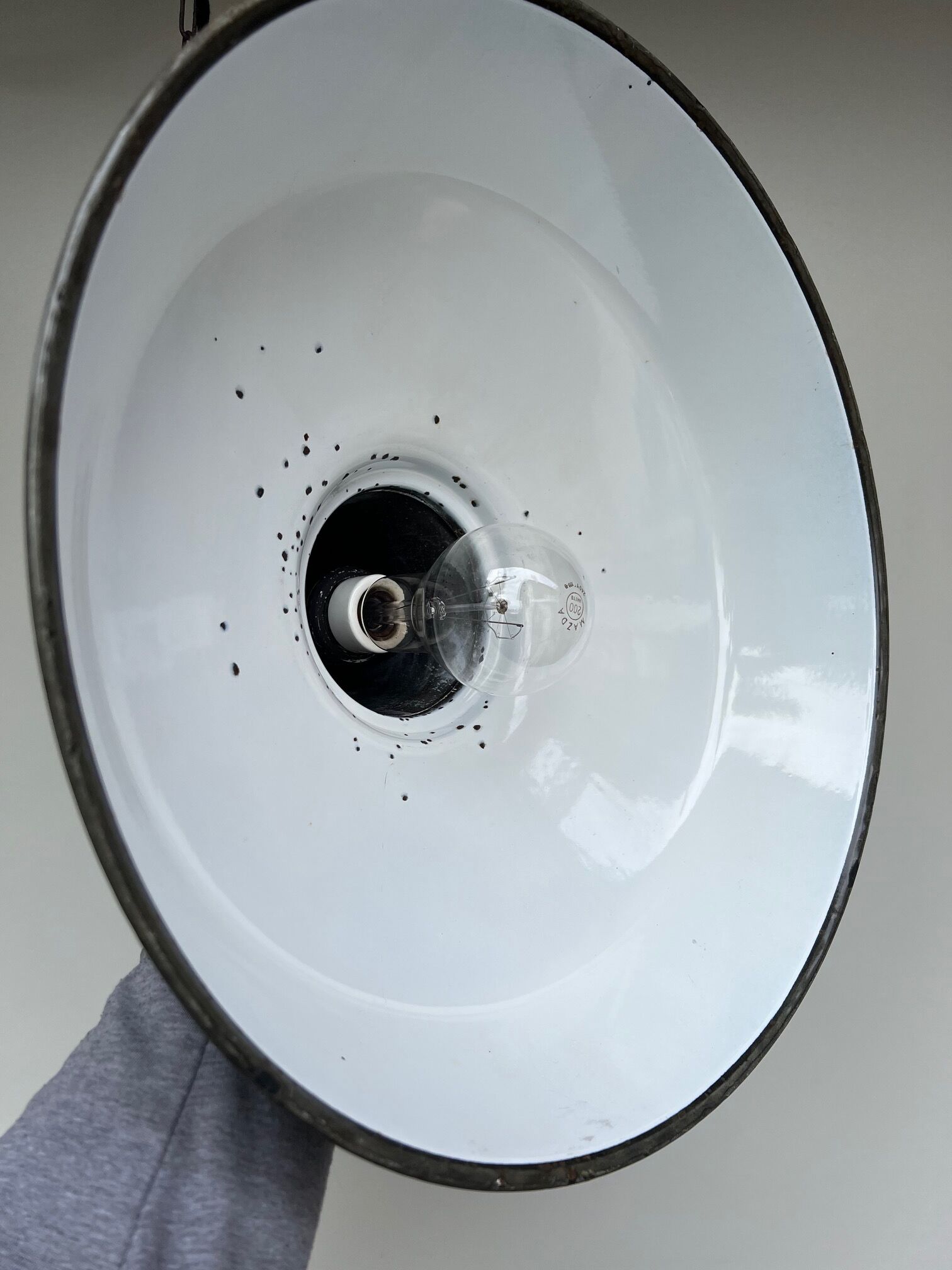 old LAMP SUSPENSION sheet metal enamelled color BLACK, white enamel inside Ø42cm