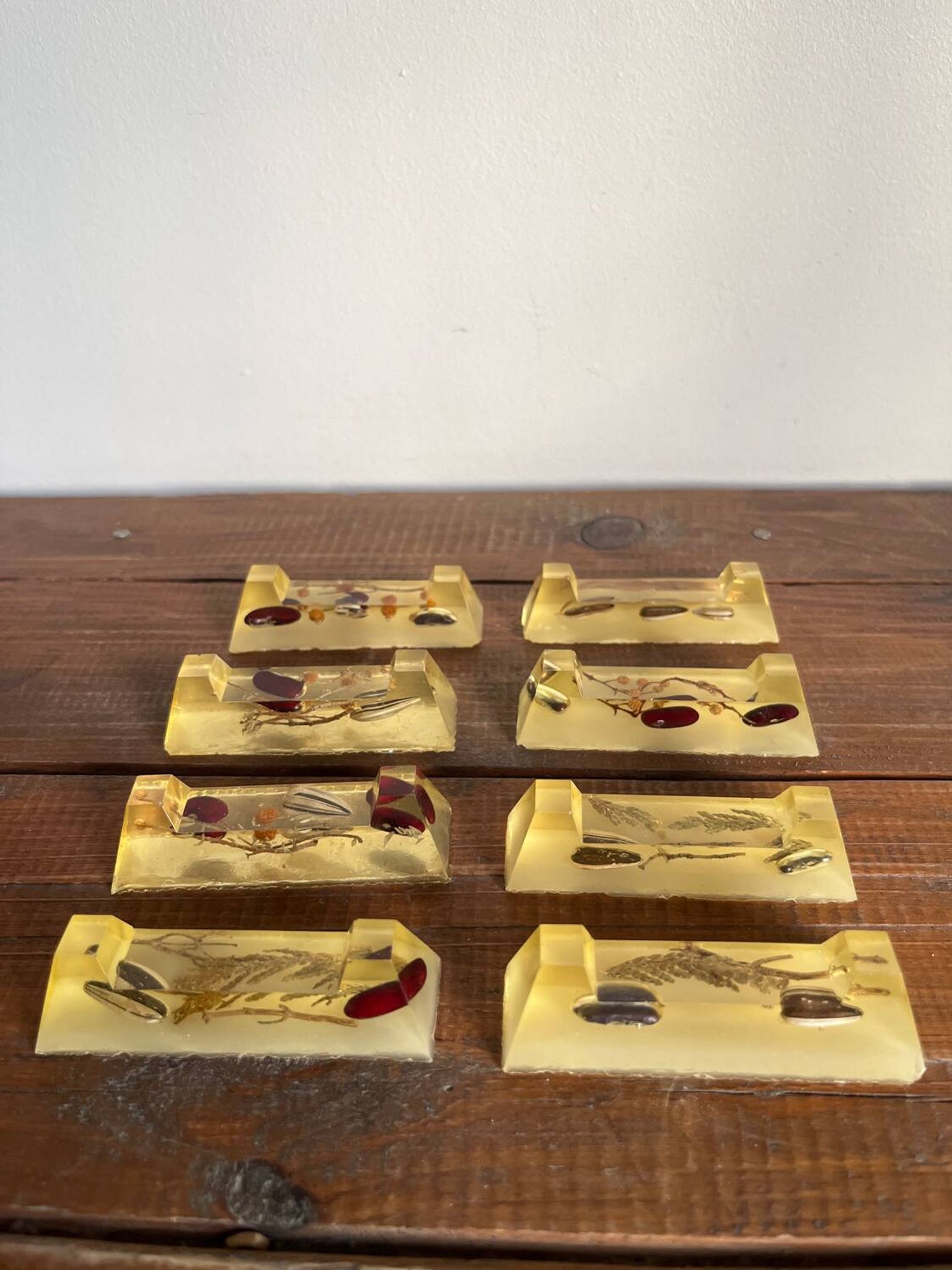 8 knife holders
