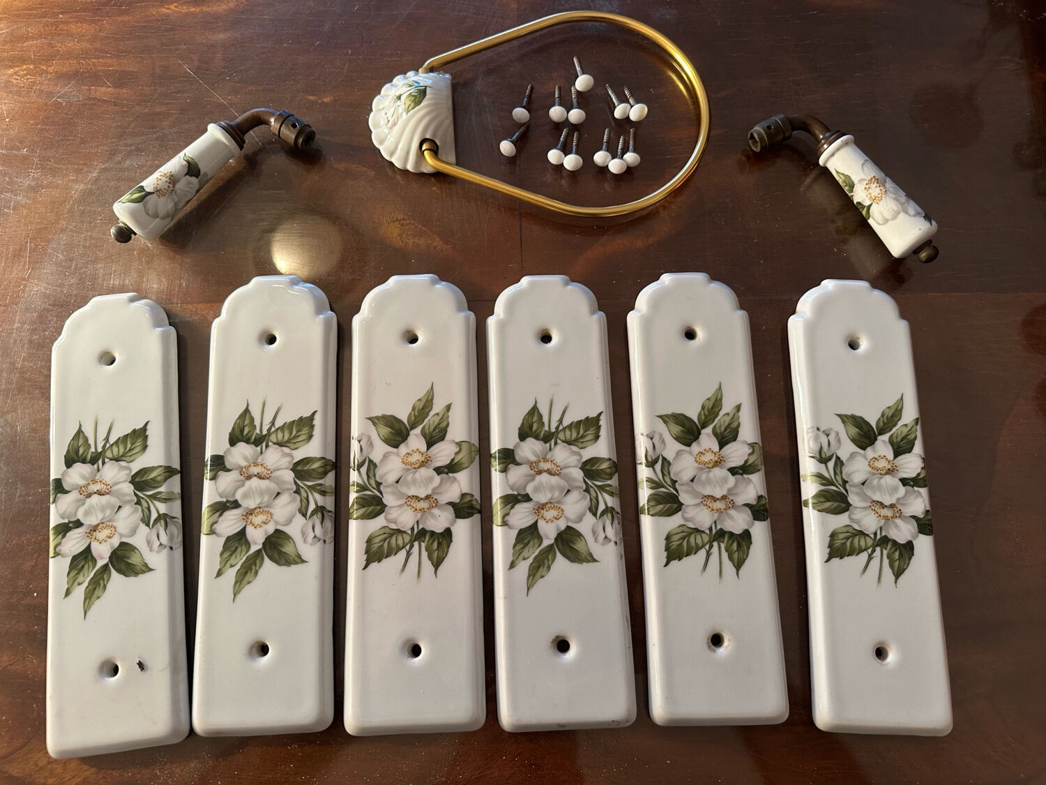 Paris porcelain bathroom set