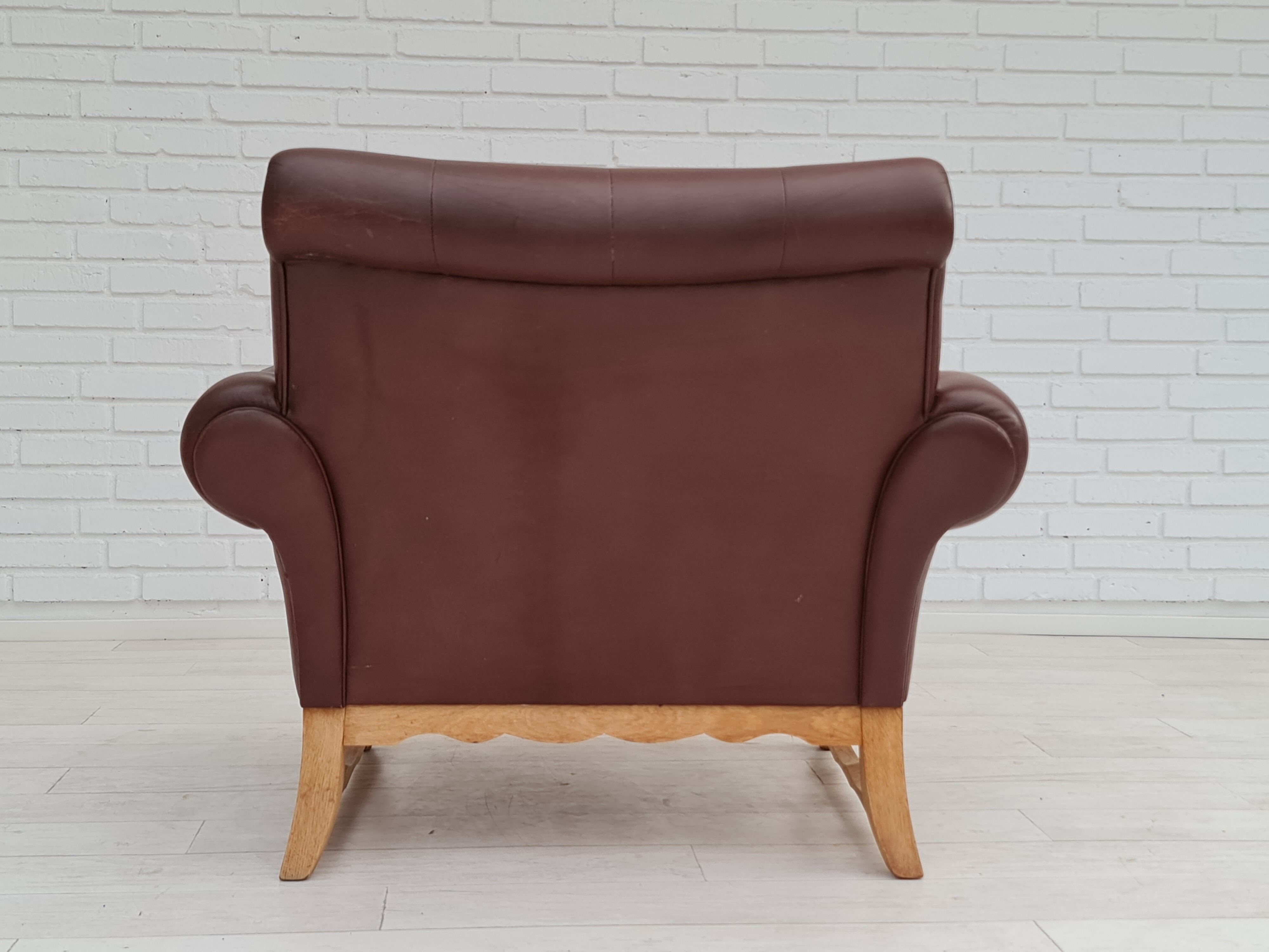 Fauteuil danois vintage, années 1970, cuir, bois de chêne