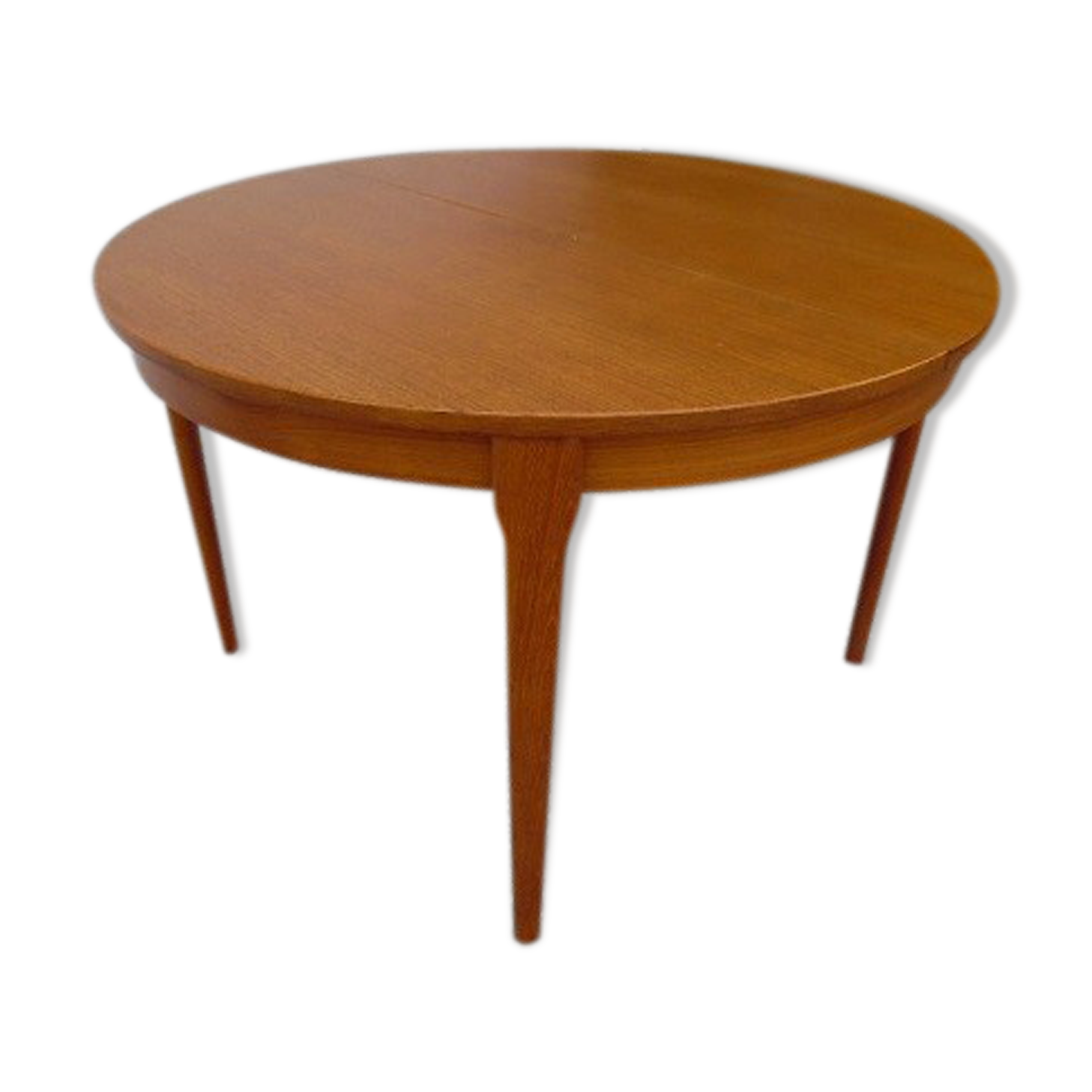 Scandinavian style roundtable