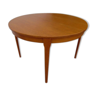 Scandinavian style roundtable